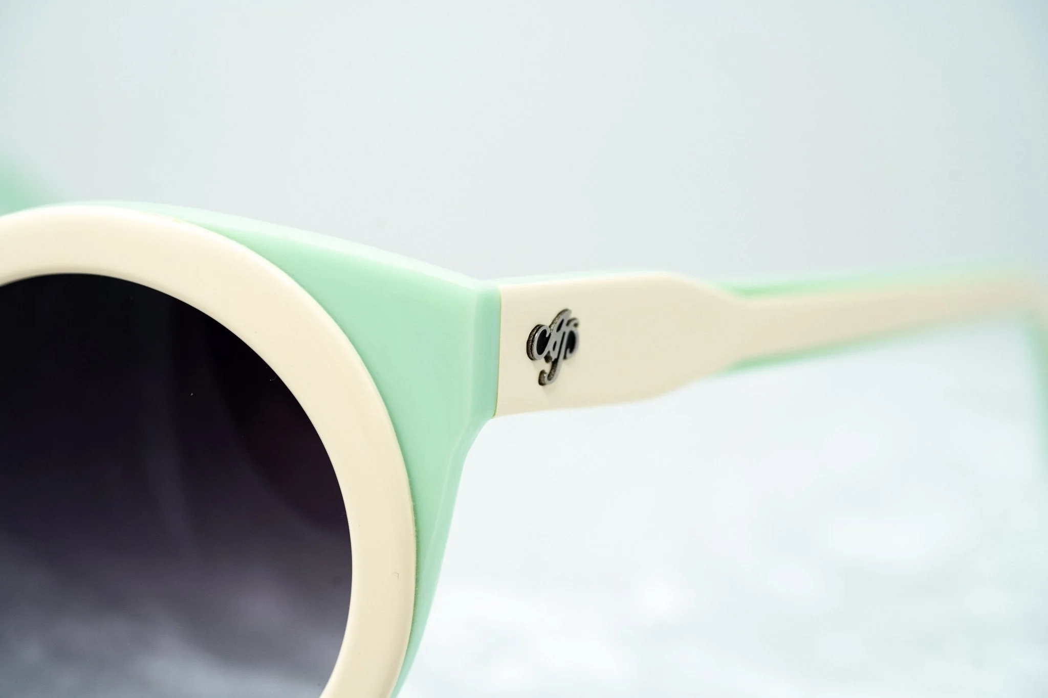 Agent Provocateur Sunglasses Round Cream/Green and Grey - Image 9