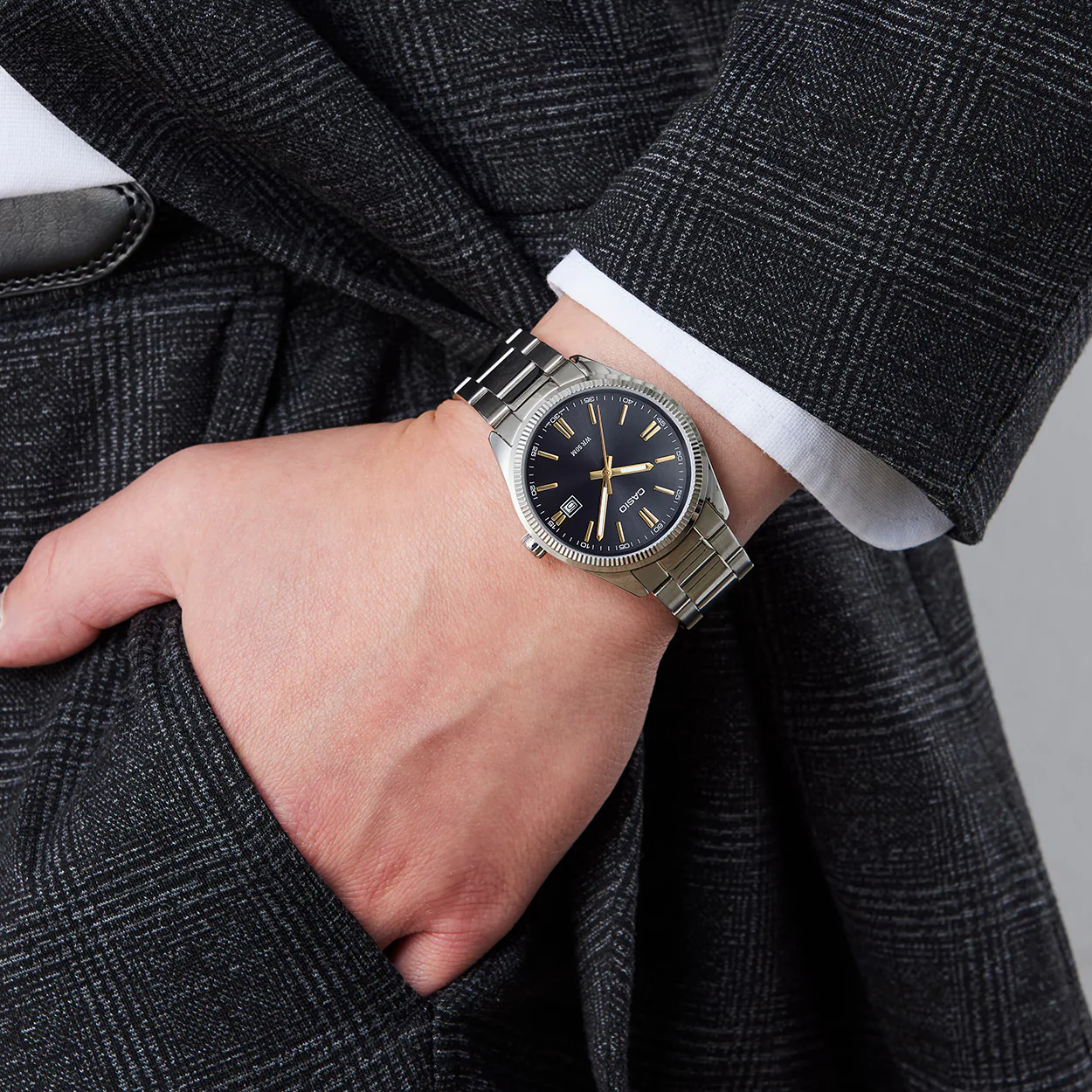 Casio Dress Men's Black Silver Watch - Image 2