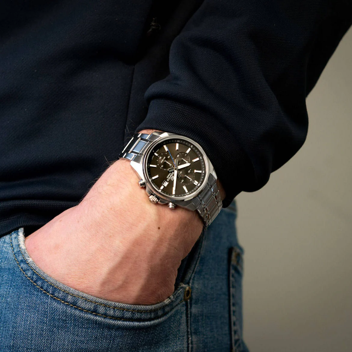 Casio Edifice Chrono Men's Silver Watch - Image 3