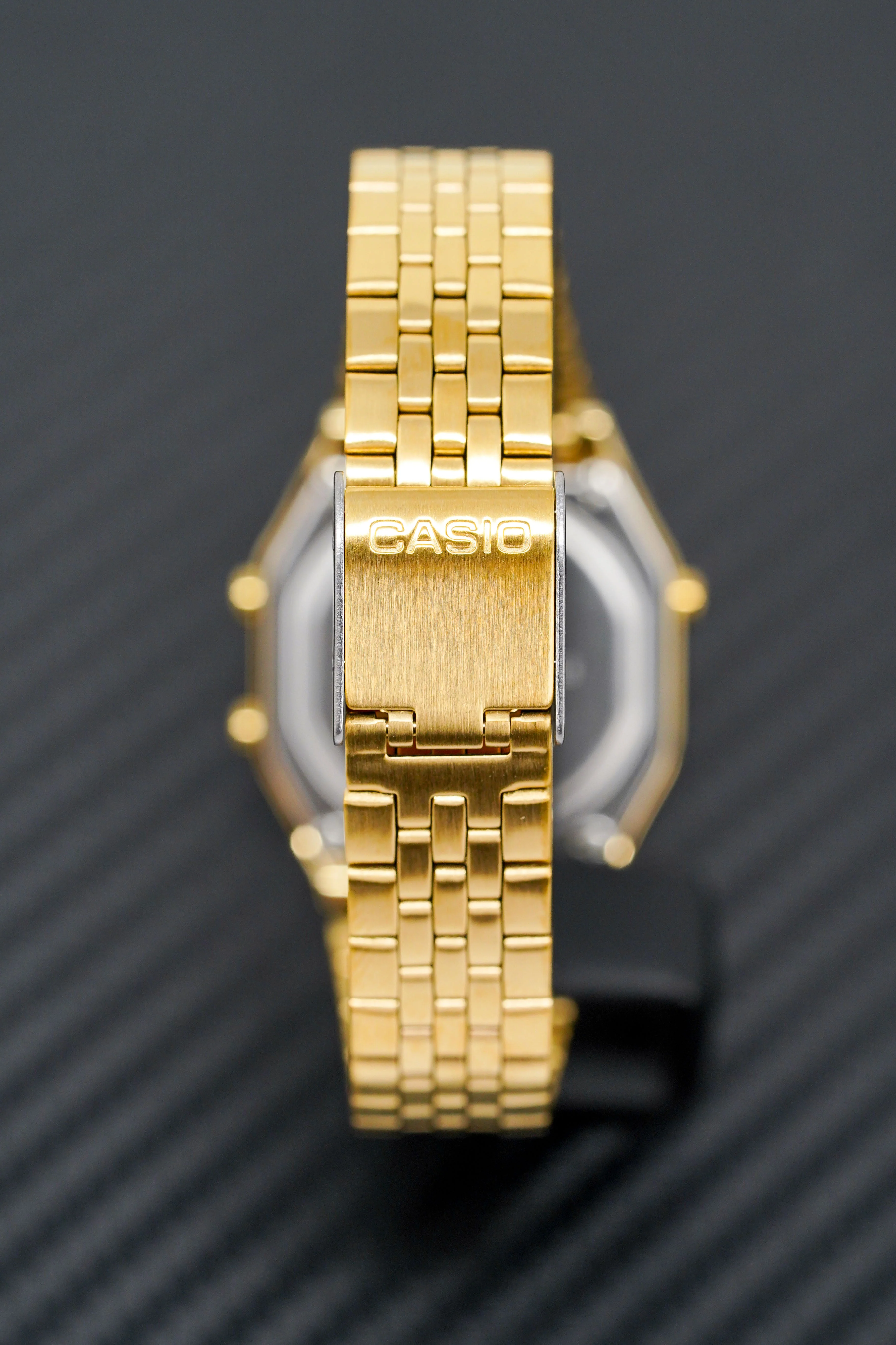 Casio Watch Digital Vintage Gold - Image 5