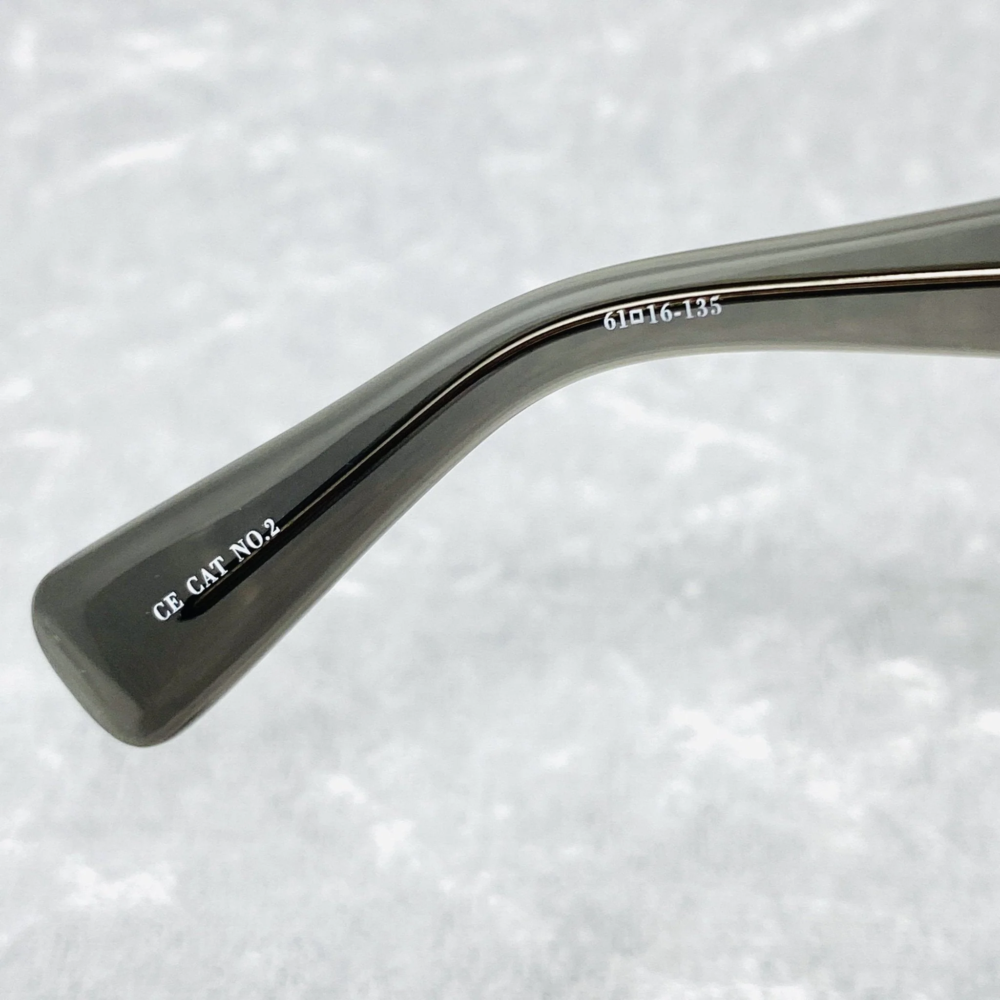 Rue De Mail Sunglasses Oversized Red and Grey - Image 6