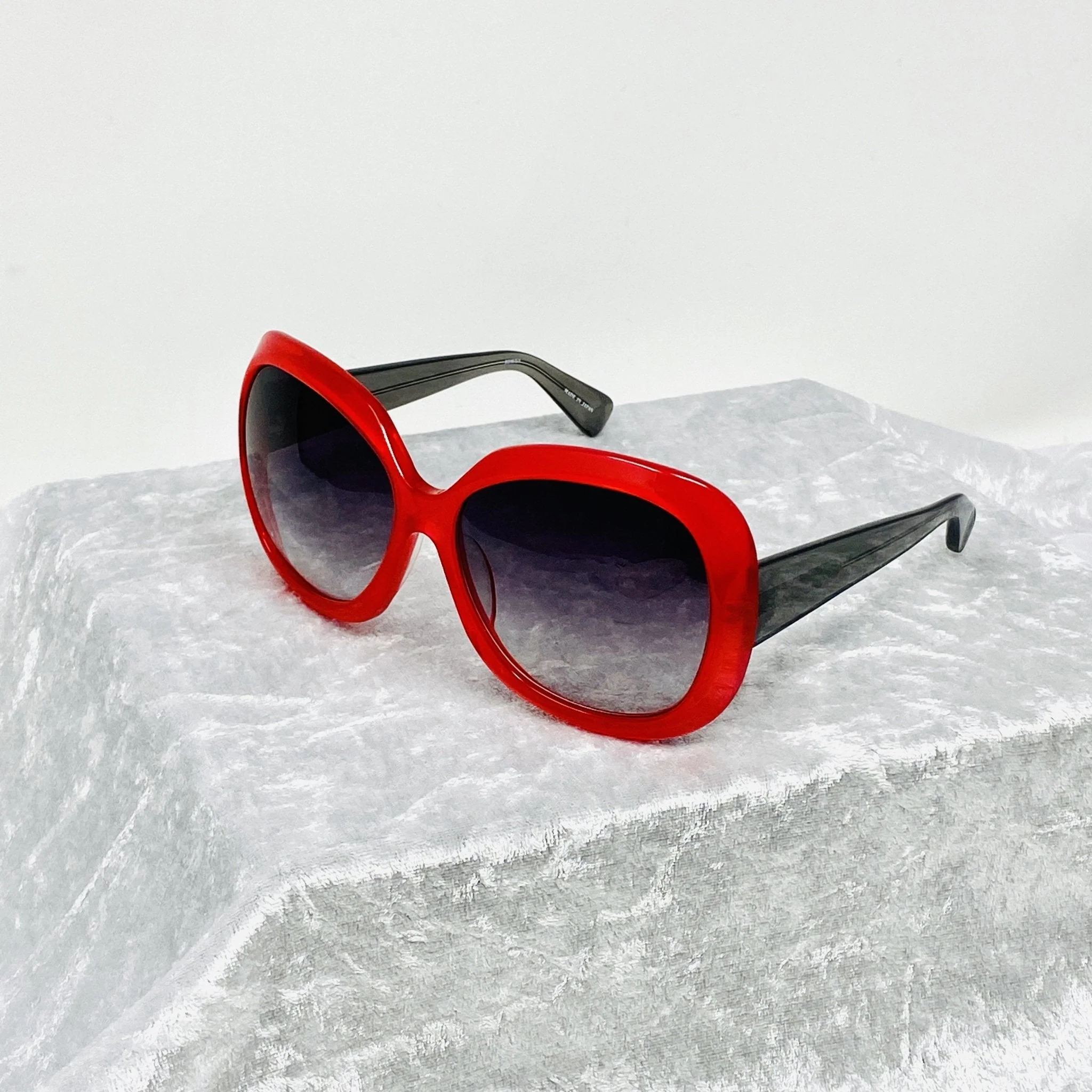 Rue De Mail Sunglasses Oversized Red and Grey - Image 9