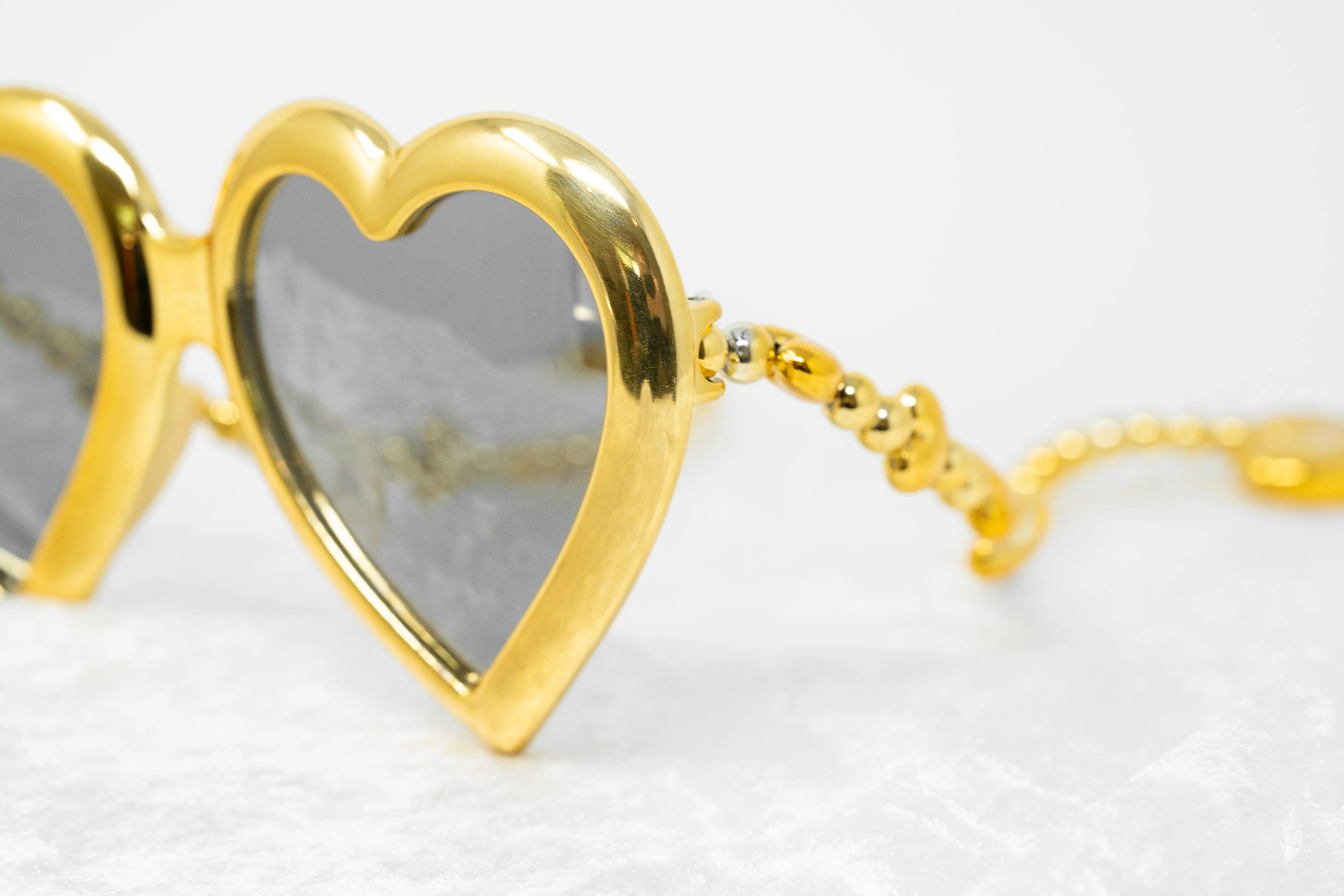 Jeremy Scott Ladies Heart Gold Sunglasses - Image 11