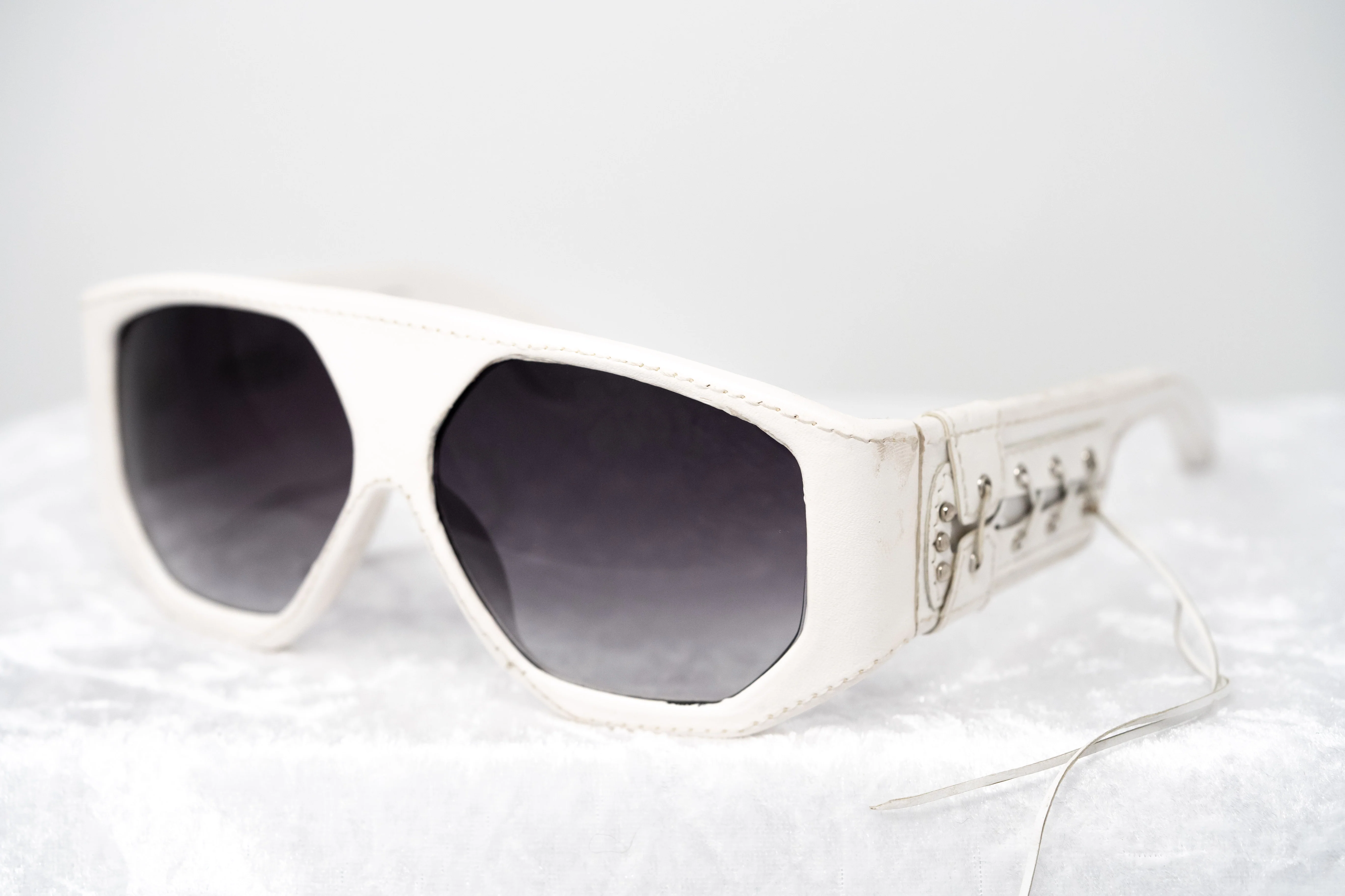 Jeremy Scott Unisex Special Grey Sunglasses - Image 10