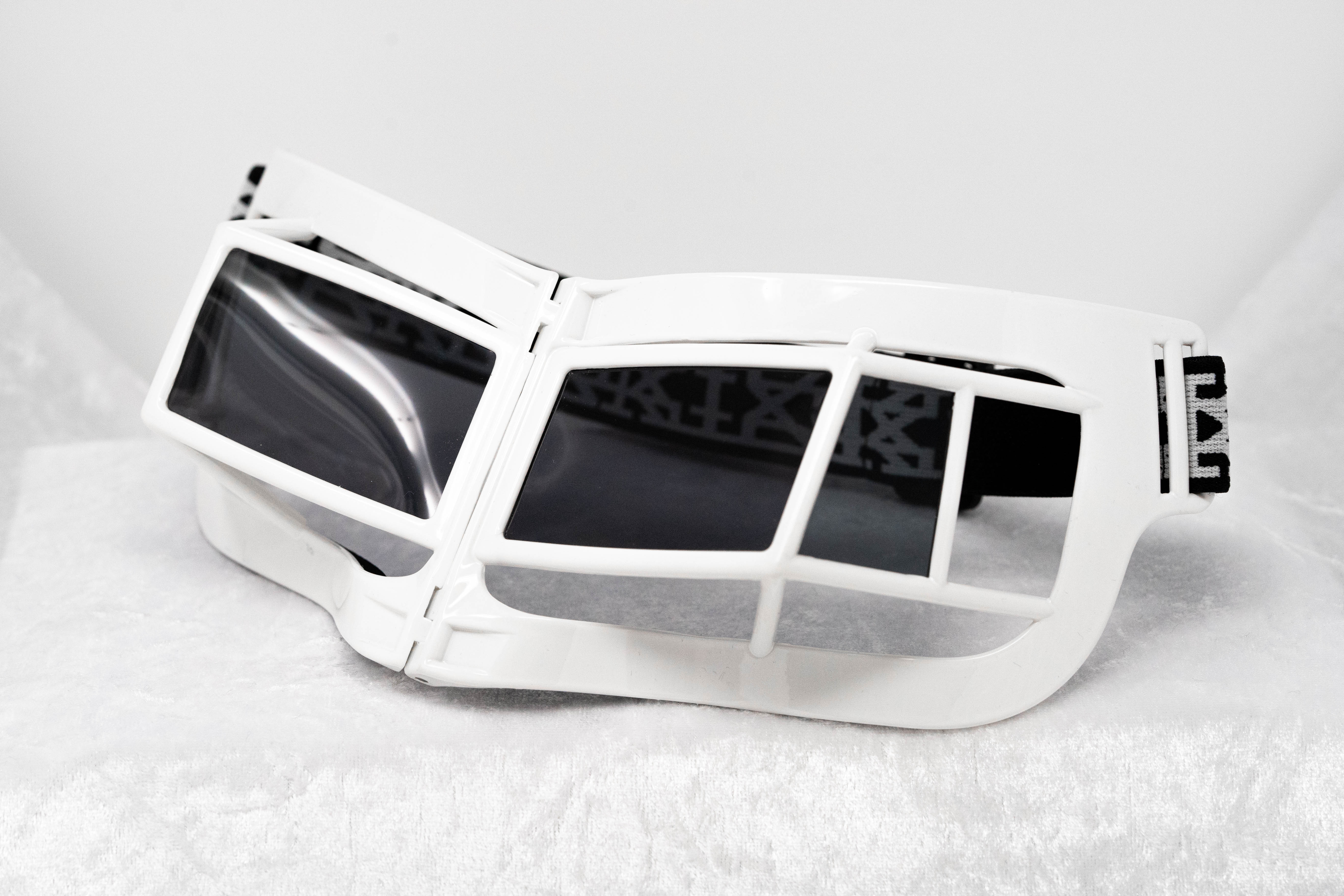 Kokon To Zai Unisex Special Grey Sunglasses - Image 10