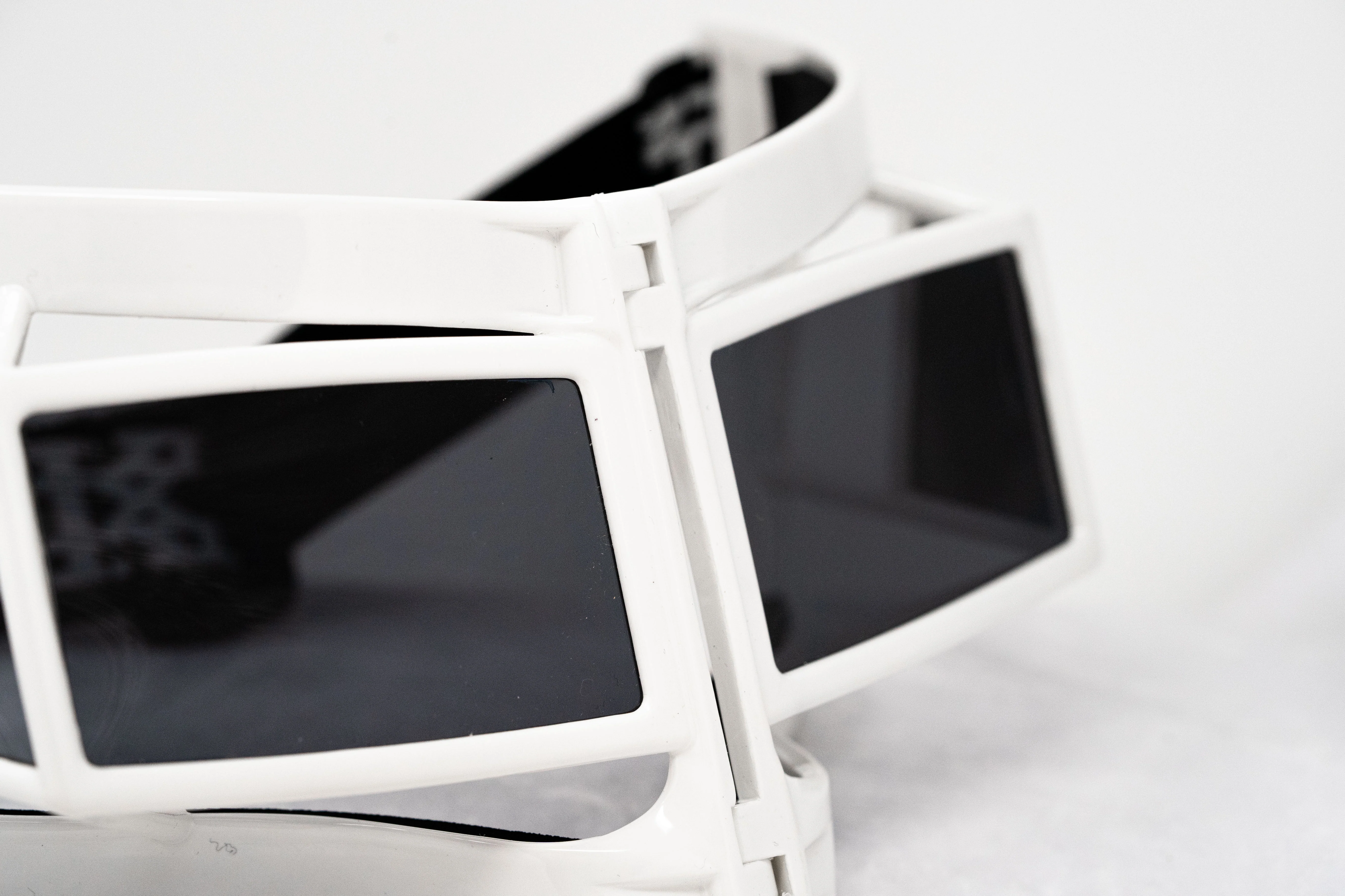 Kokon To Zai Unisex Special Grey Sunglasses - Image 7