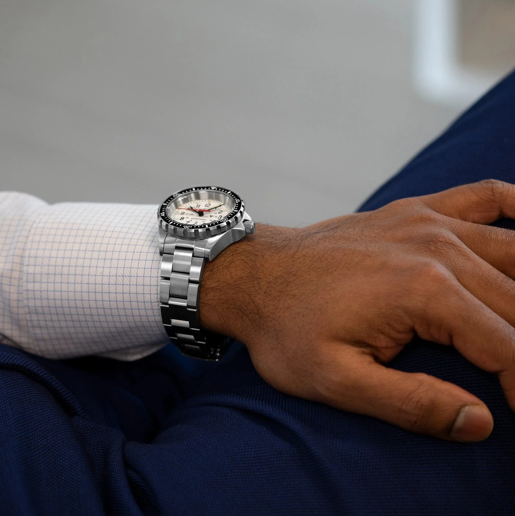 Marathon Arctic Edition Medium Diver's Quartz (MSAR Quartz) - 36mm White Dial No Government Markings Stainless Steel WW194027BRACE-MA-WD - Image 5