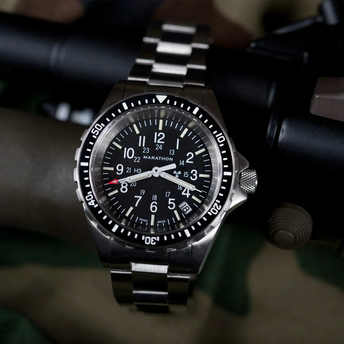 Marathon Medium Diver's Quartz (MSAR Quartz) - 36mm No Government Markings Stainless Steel WW194027BRACE-MA - Image 5
