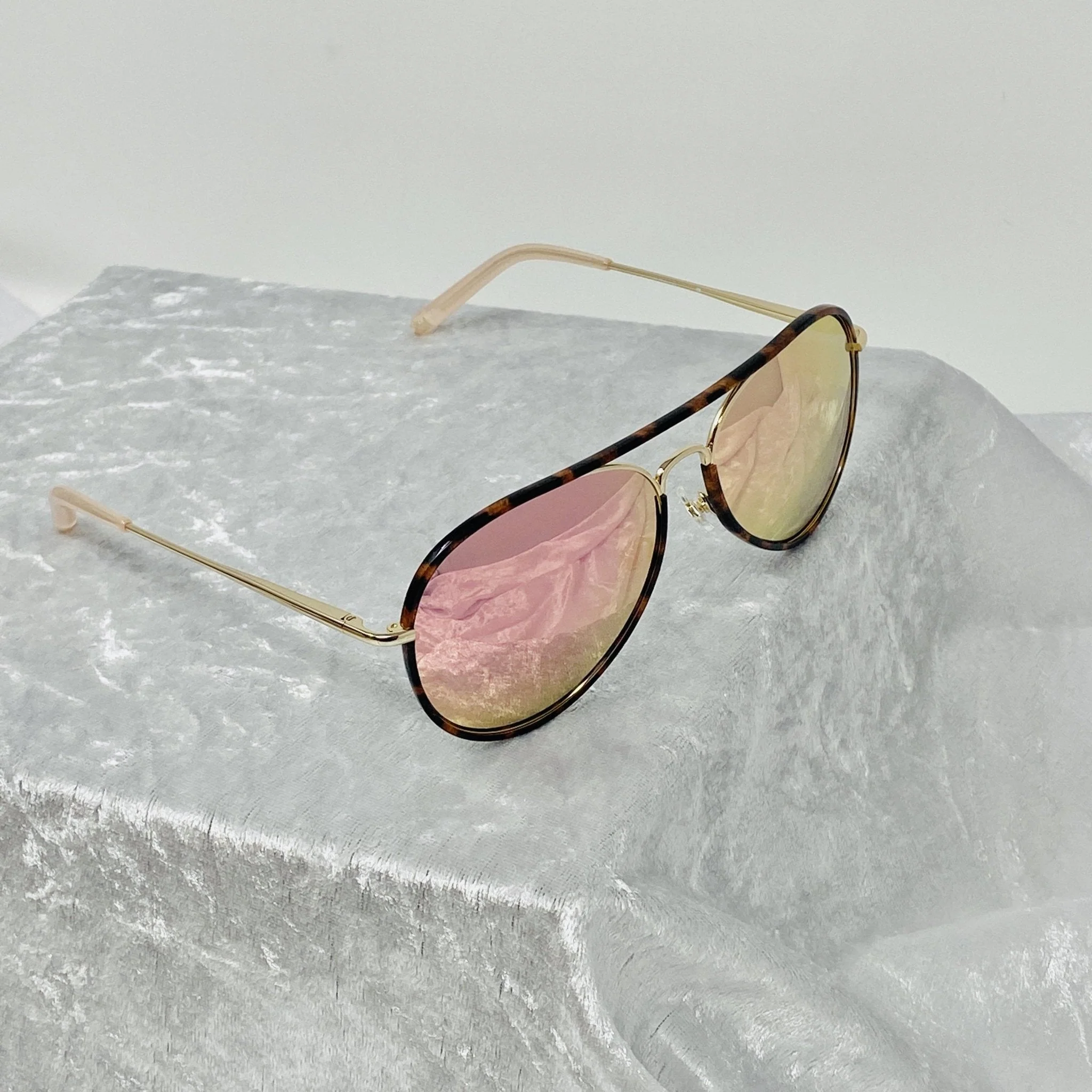 Matthew Williamson Ladies Sunglasses Tortoise Shell and Pink - Image 5