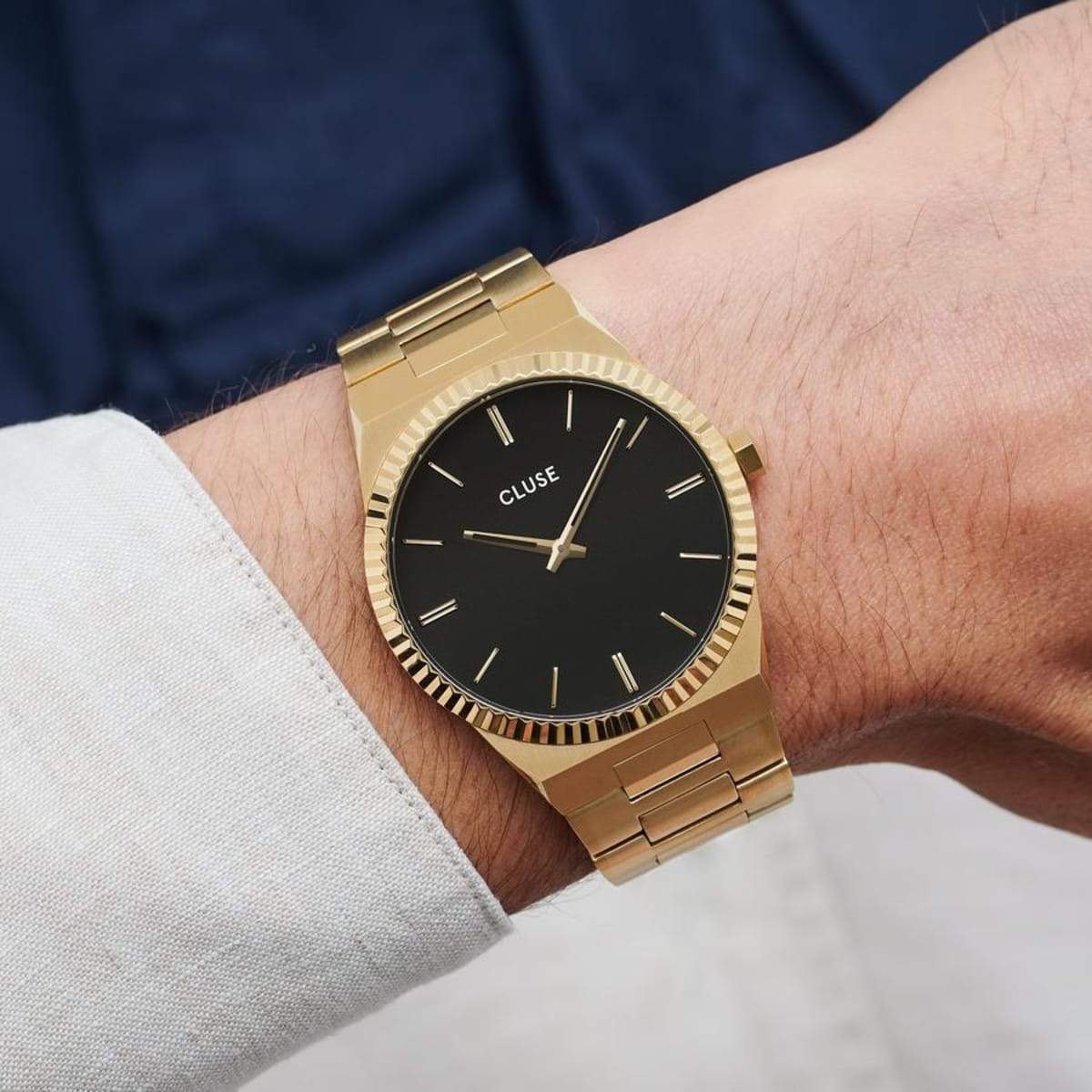 Cluse Gold Vigoureux Men's Watch - Image 4