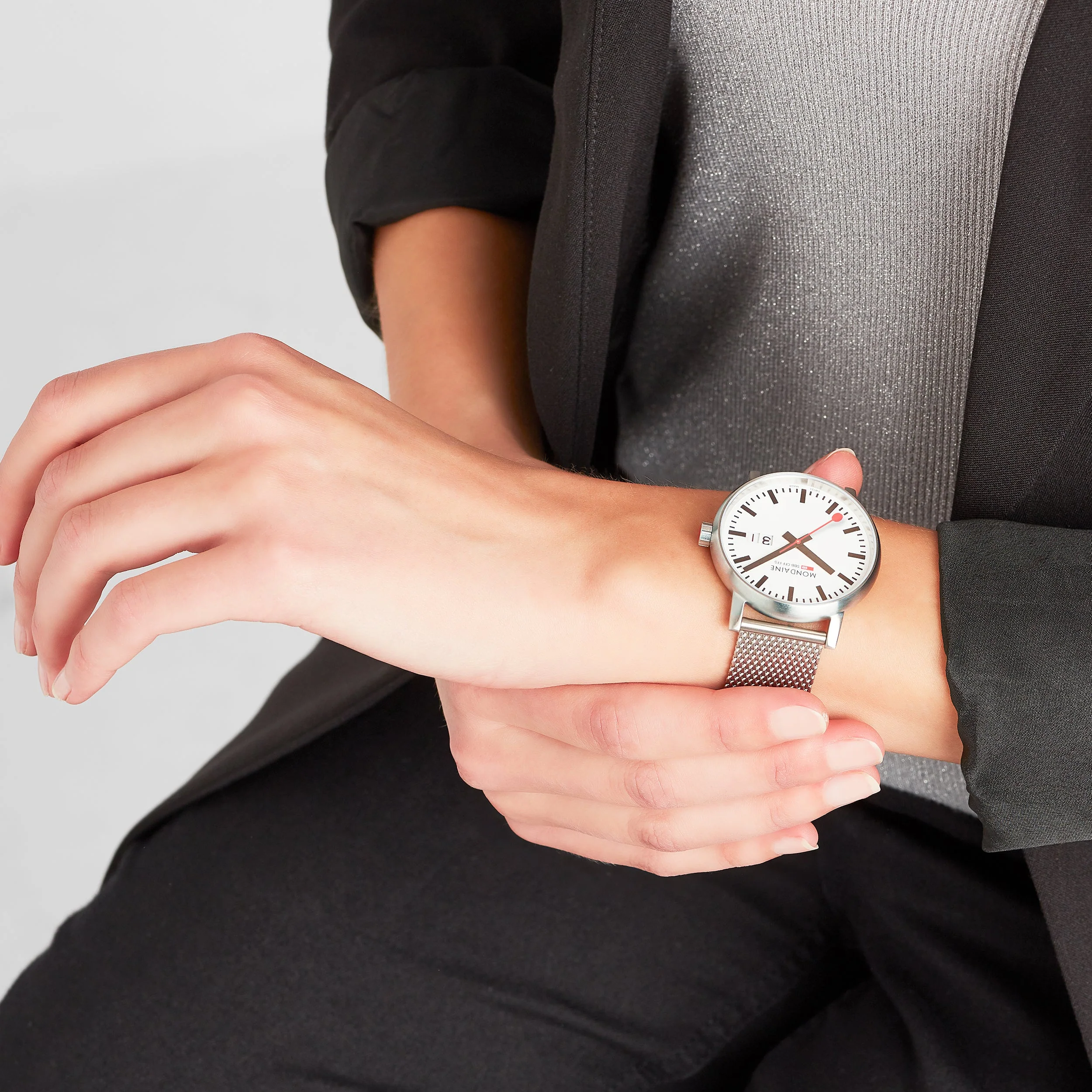 Mondaine Evo2 Unisex White Watch - Image 3