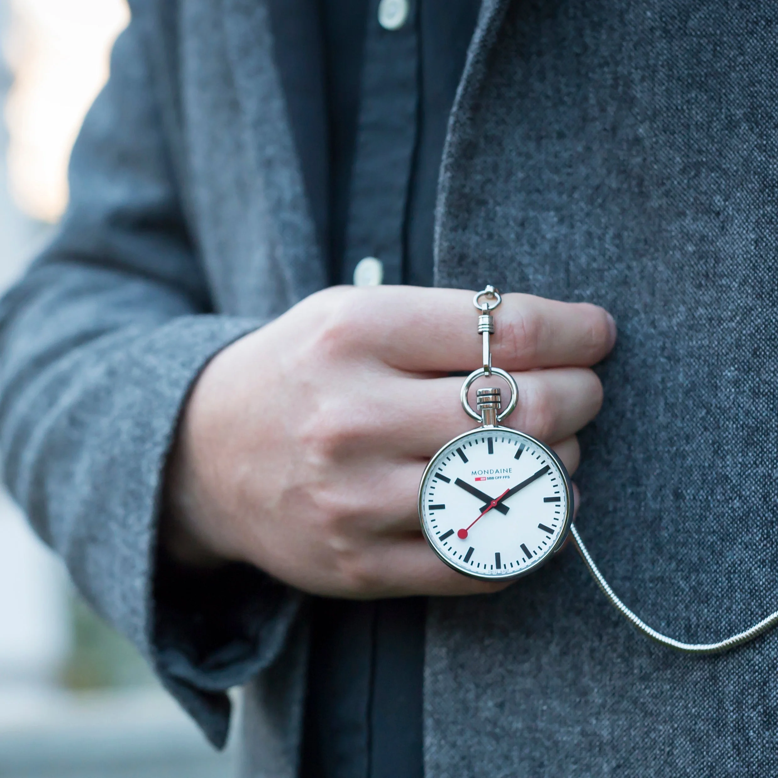 Mondaine Unisex White Pocket Watch - Image 3