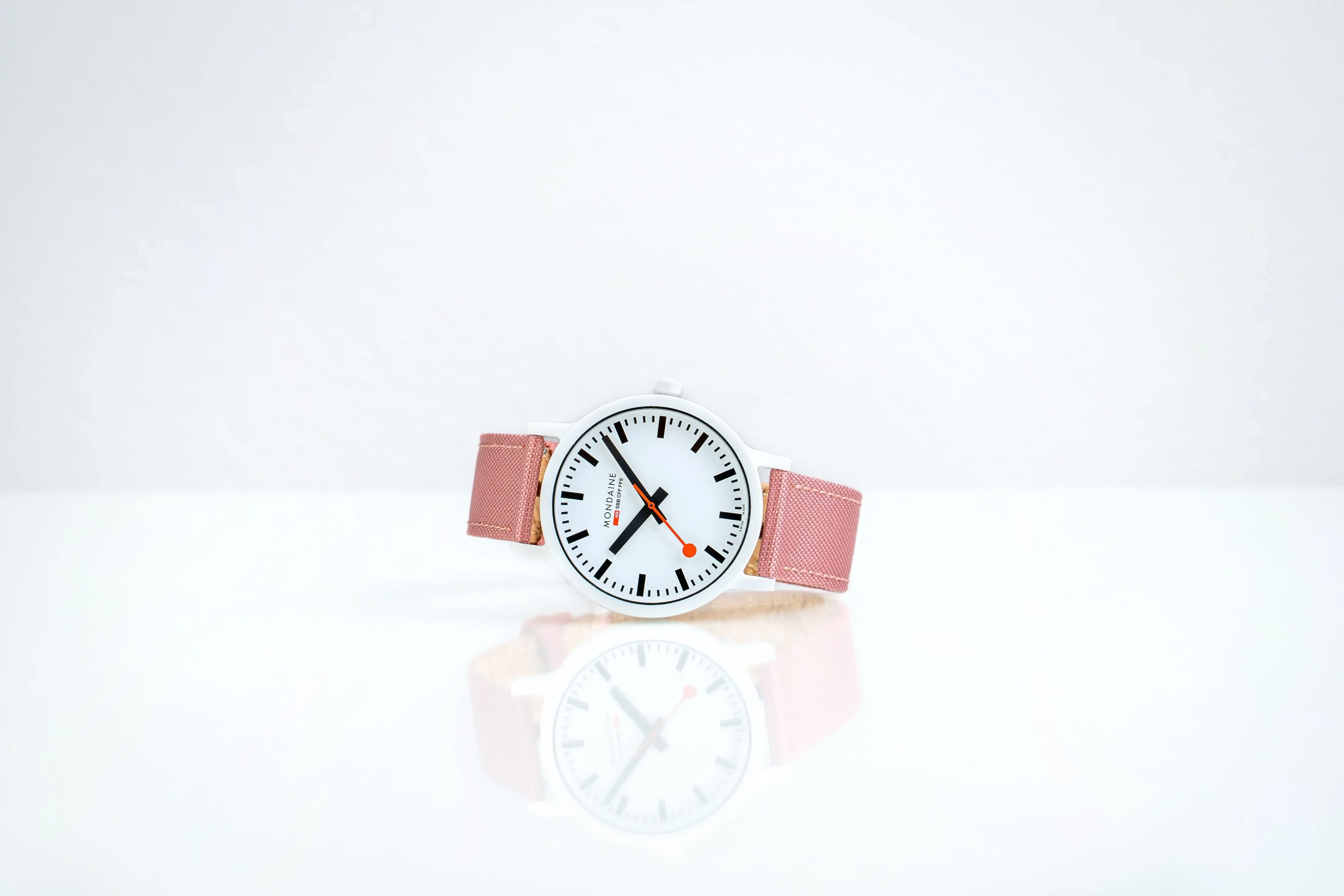 Mondaine Watch Essence White Pink - Image 4