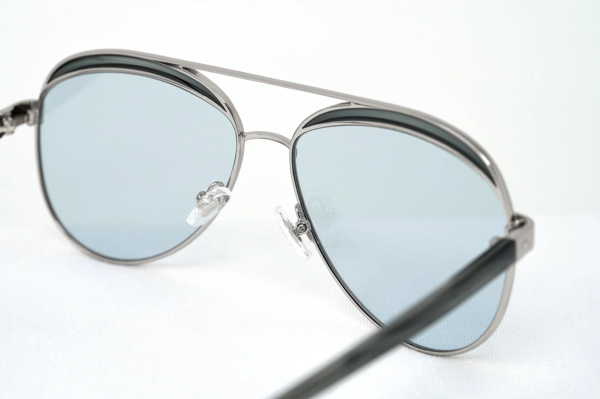 NO 21 Sunglasses Brass and Blue Lenses - Image 5