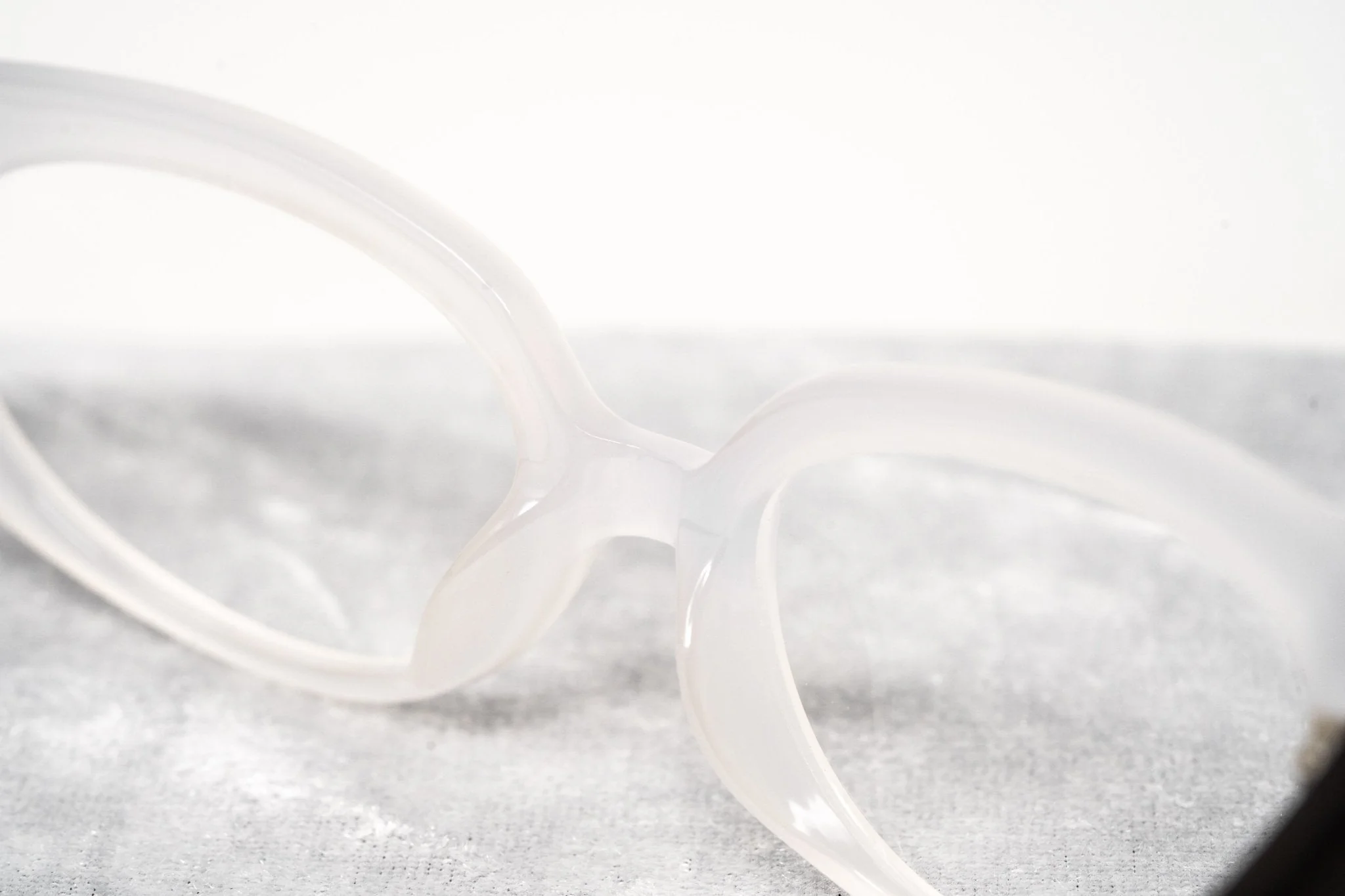 Oscar De La Renta Eyeglasses Sandalwood Cat Eye Ivory and Clear - Image 7