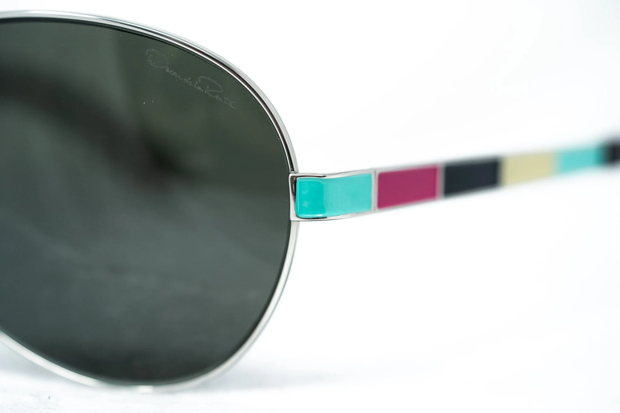 Oscar De La Renta Sunglasses Silver and Grey - Image 9