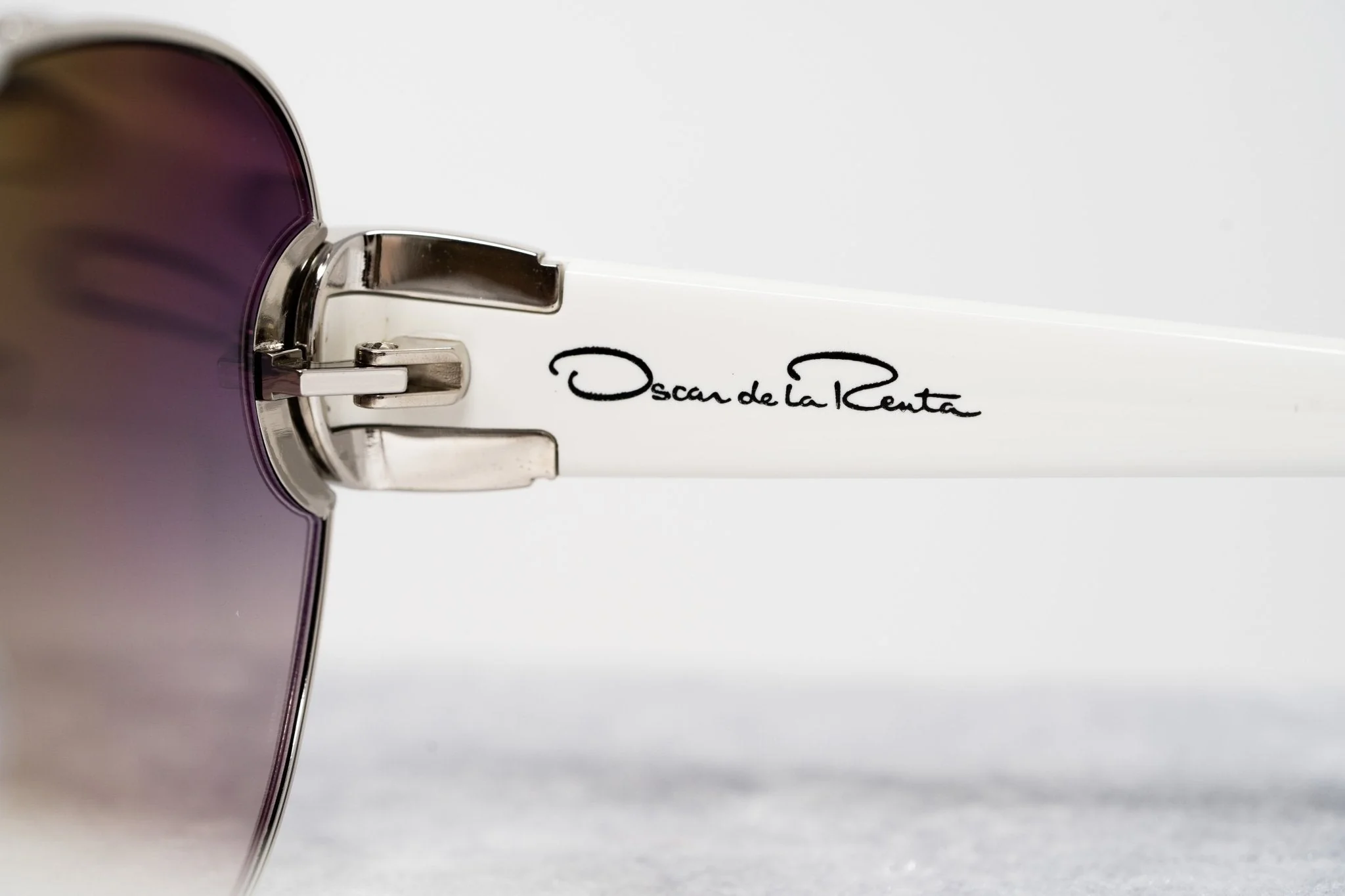Oscar De La Renta Sunglasses Oversized Silver and Dark Grey - Image 10