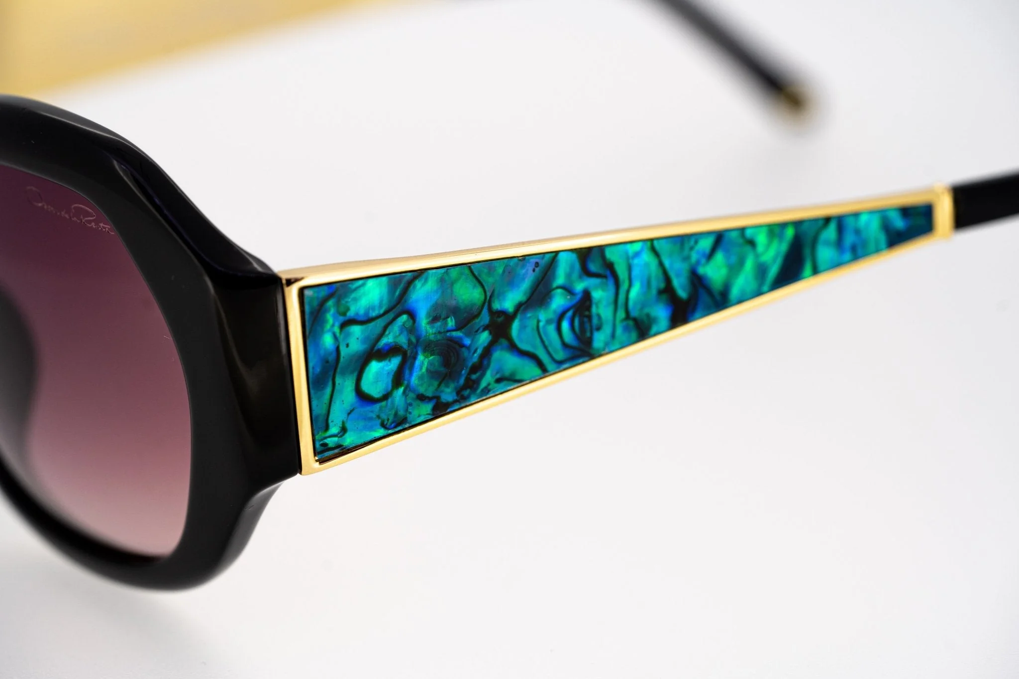 Oscar De La Renta Sunglasses Jackie O Black and Pink - Image 9