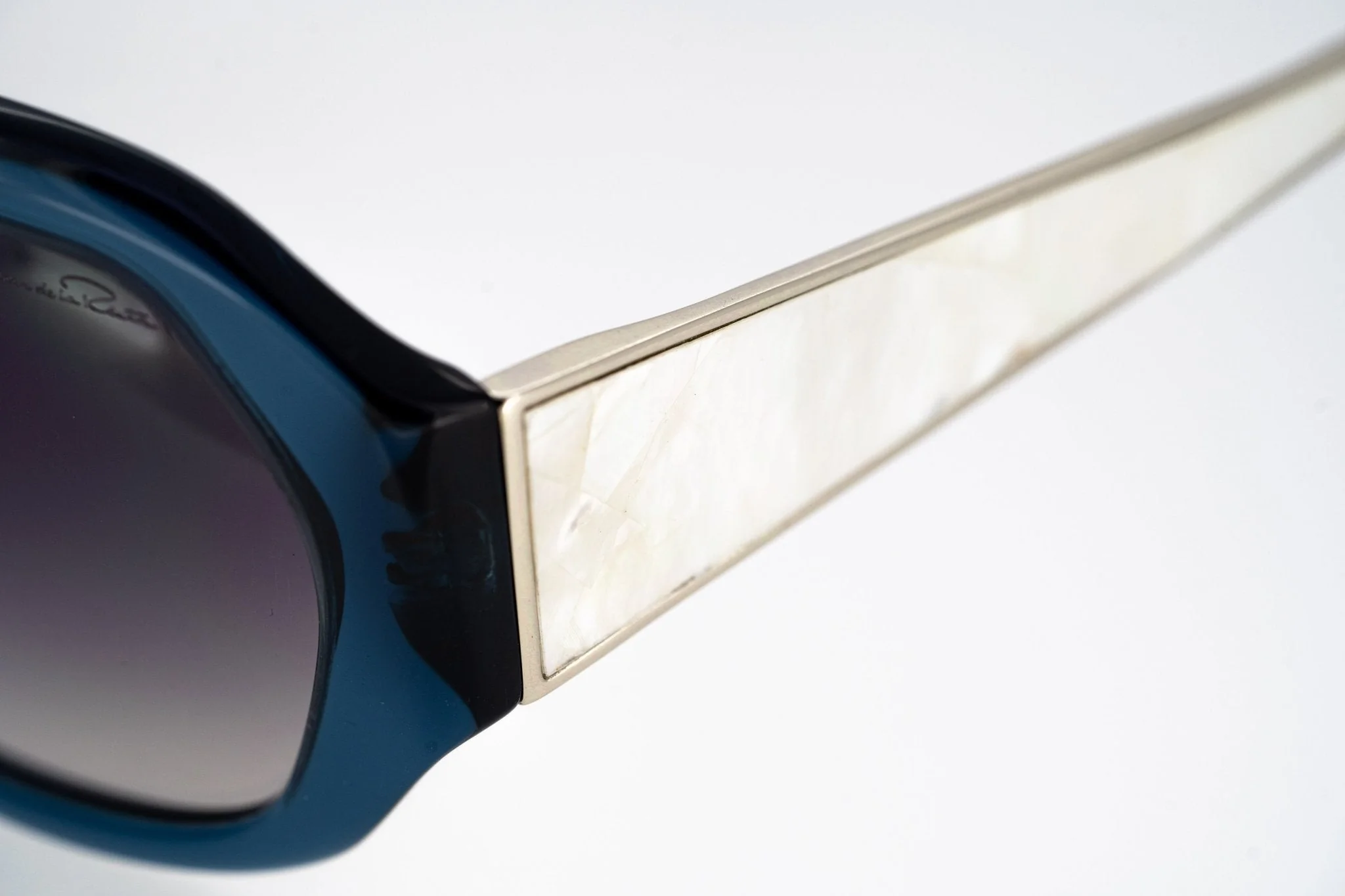 Oscar De La Renta Sunglasses Jackie O Blue and Grey - Image 9