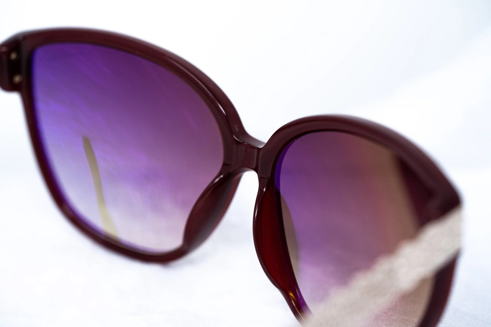 Oscar De La Renta Sunglasses Oval Deep Red and Brown - Image 7