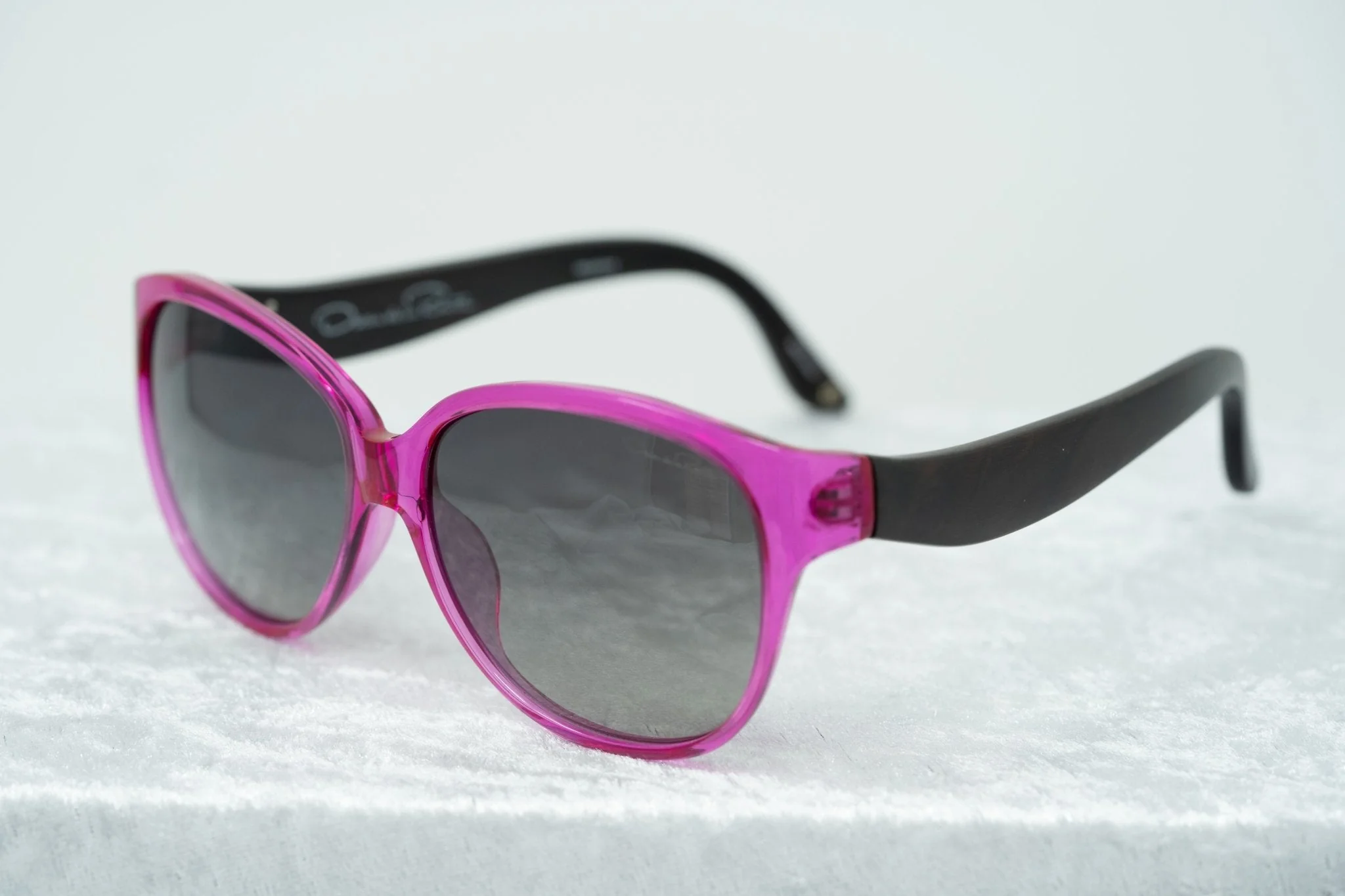 Oscar De La Renta Sunglasses Oval Pink and Dark Grey - Image 5