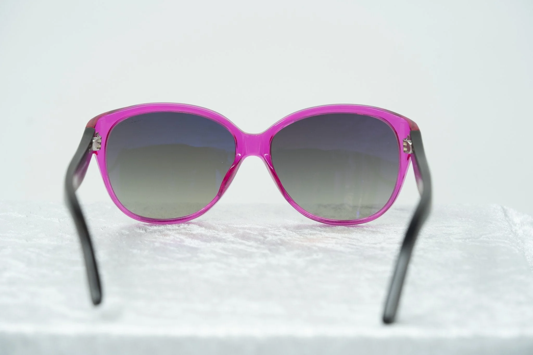 Oscar De La Renta Sunglasses Oval Pink and Dark Grey - Image 6