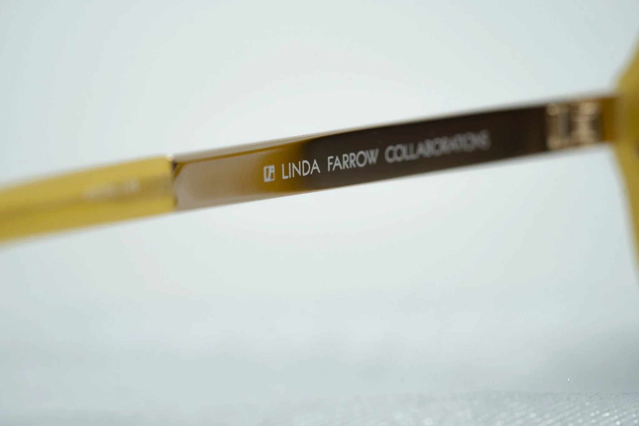 Oscar De La Renta Sunglasses Oversized Beige and Grey - Image 11