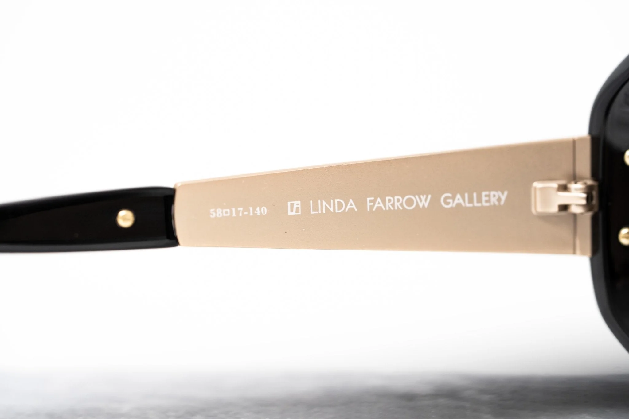 Oscar De La Renta Sunglasses Oversized Black and Grey Graduated - Image 12
