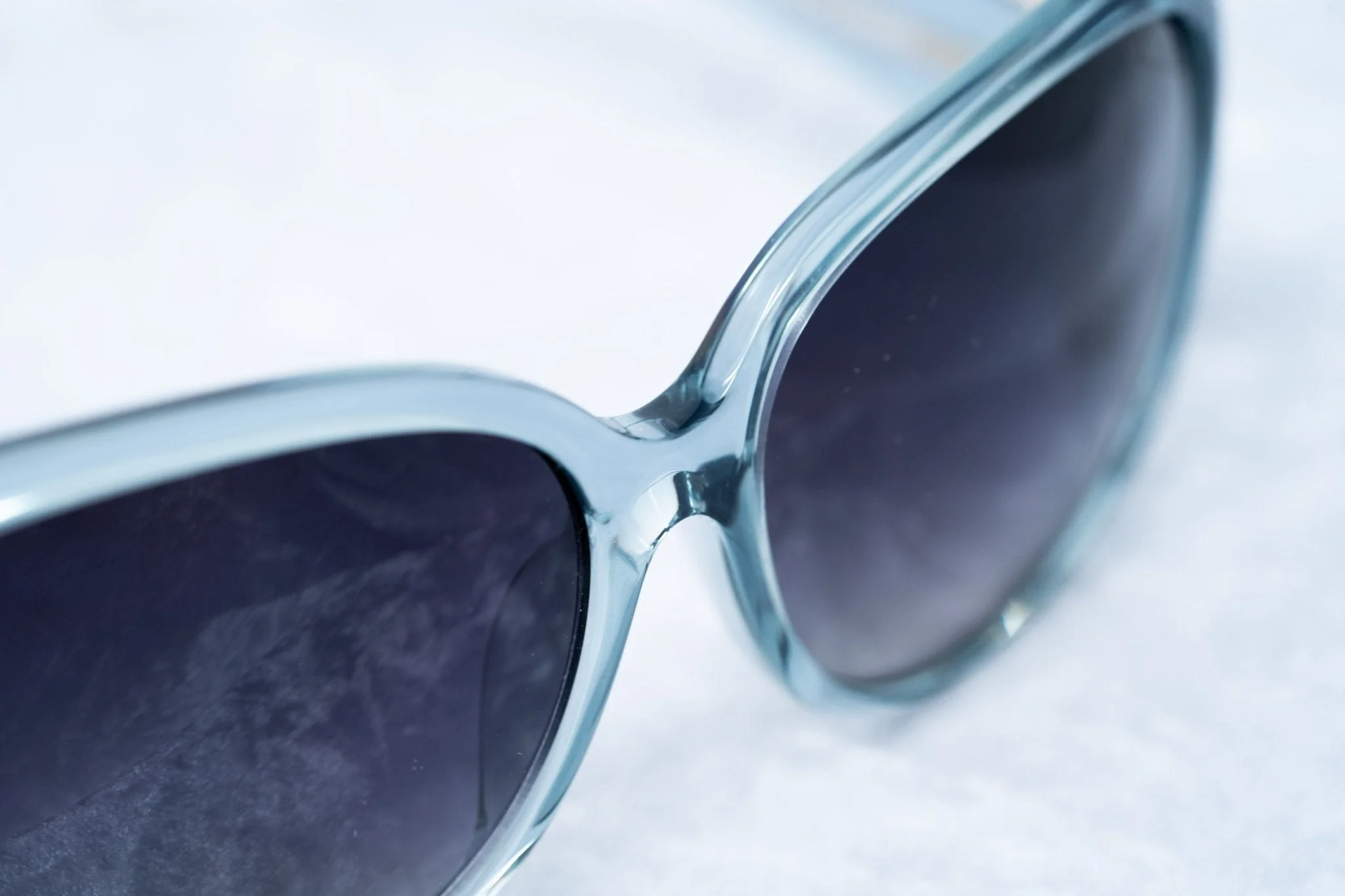 Oscar De La Renta Sunglasses Oversized Blue and Dark Grey - Image 8