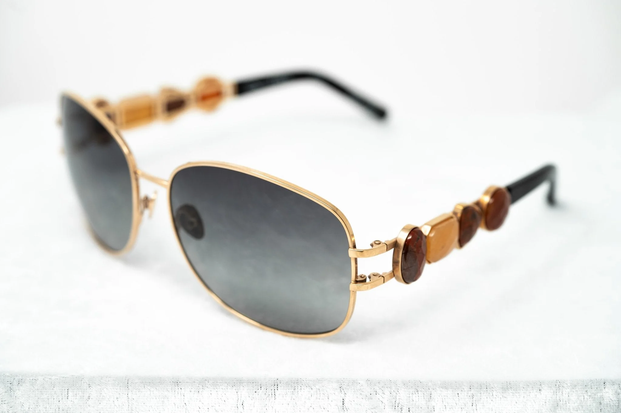 Oscar De La Renta Sunglasses Oval Rose Gold and Grey - Image 5