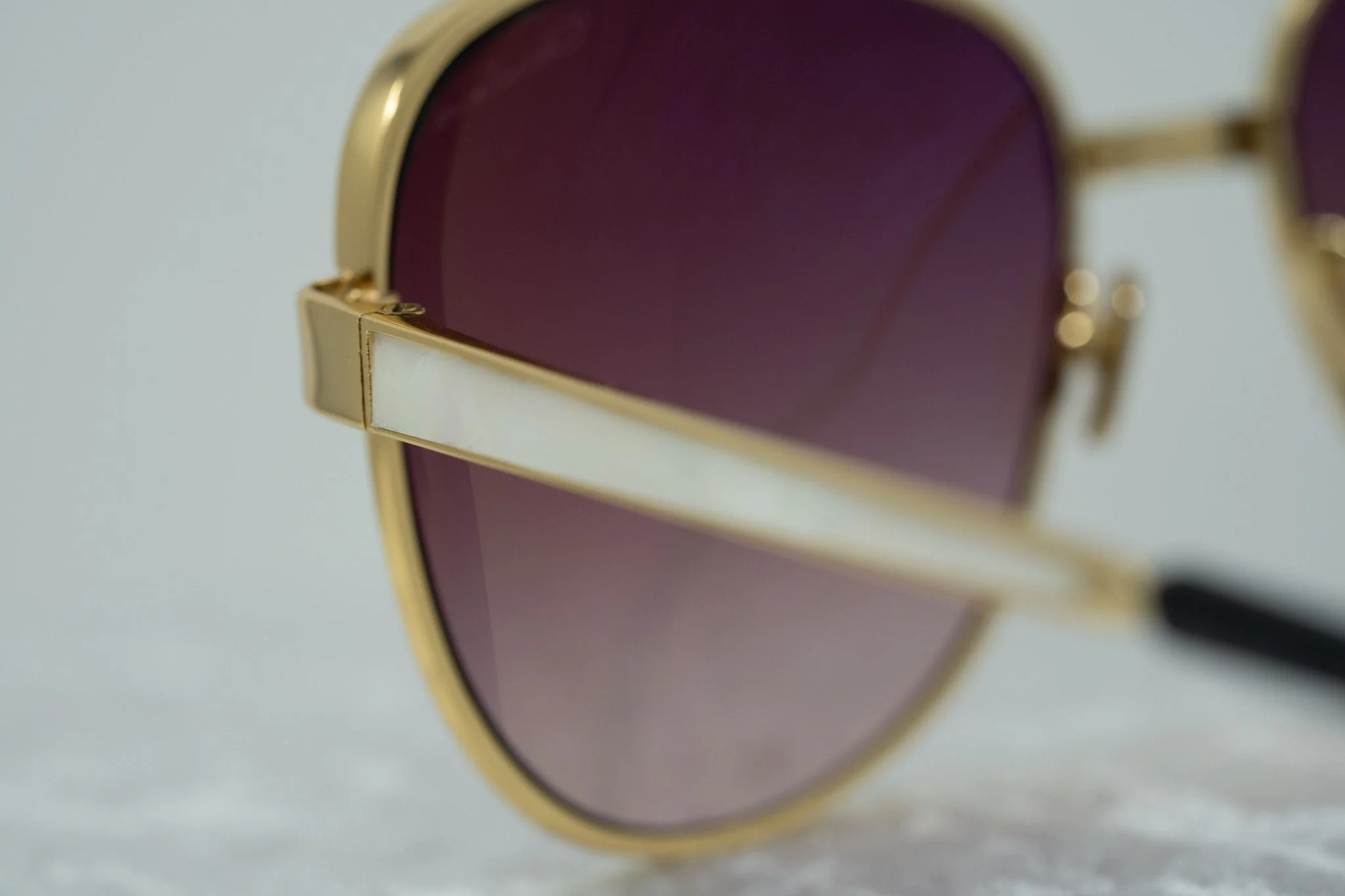 Oscar De La Renta Sunglasses Oversized Gold and Purple - Image 7