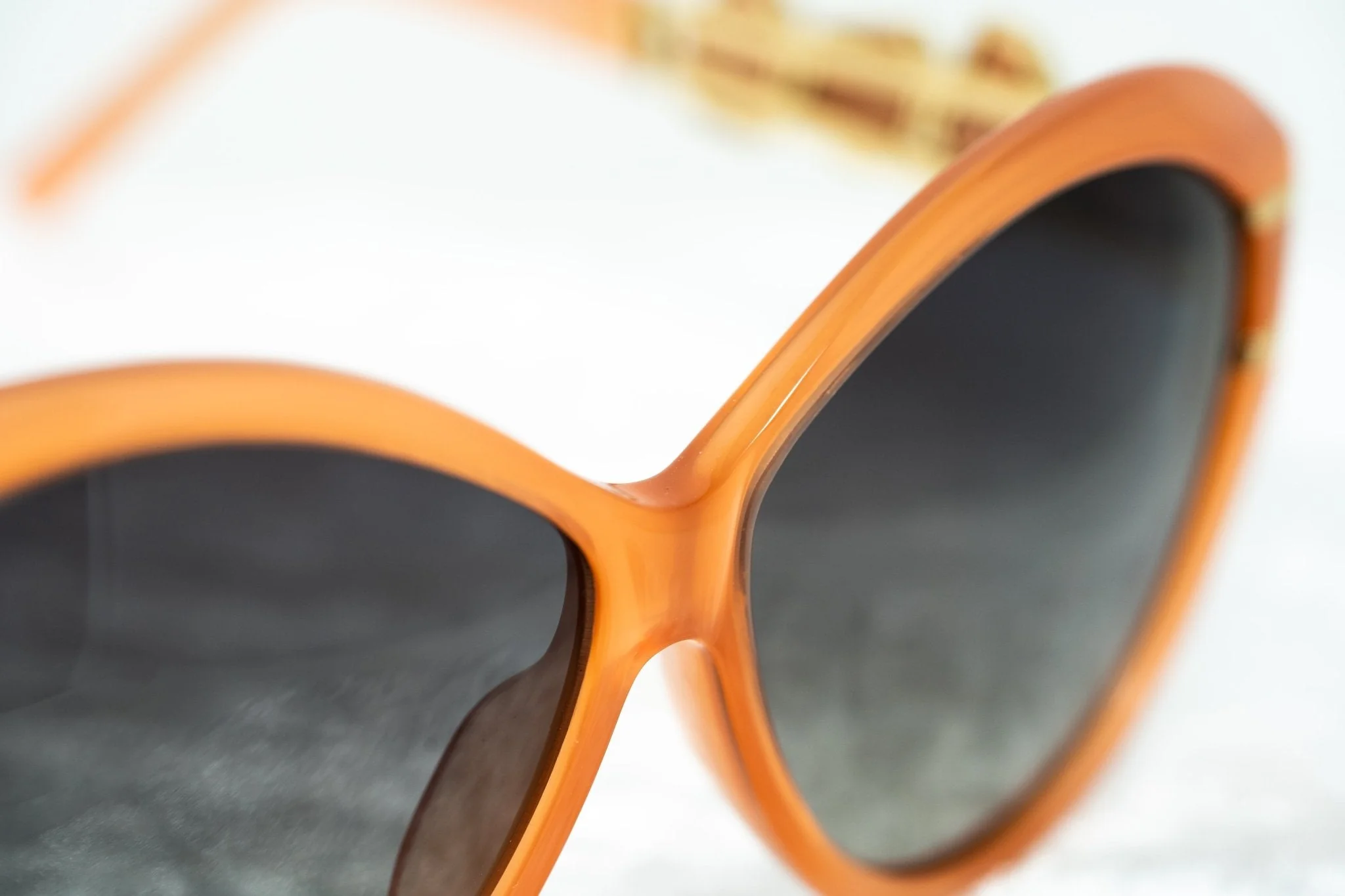 Oscar De La Renta Sunglasses Oversized Orange - Image 8