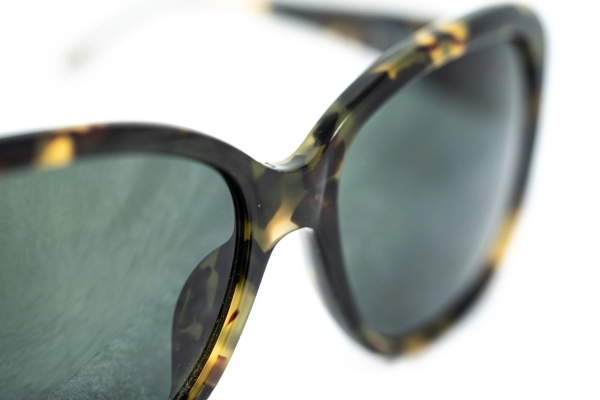Oscar De La Renta Sunglasses Oversized Acetate Tortoise Shell and Grey - Image 8