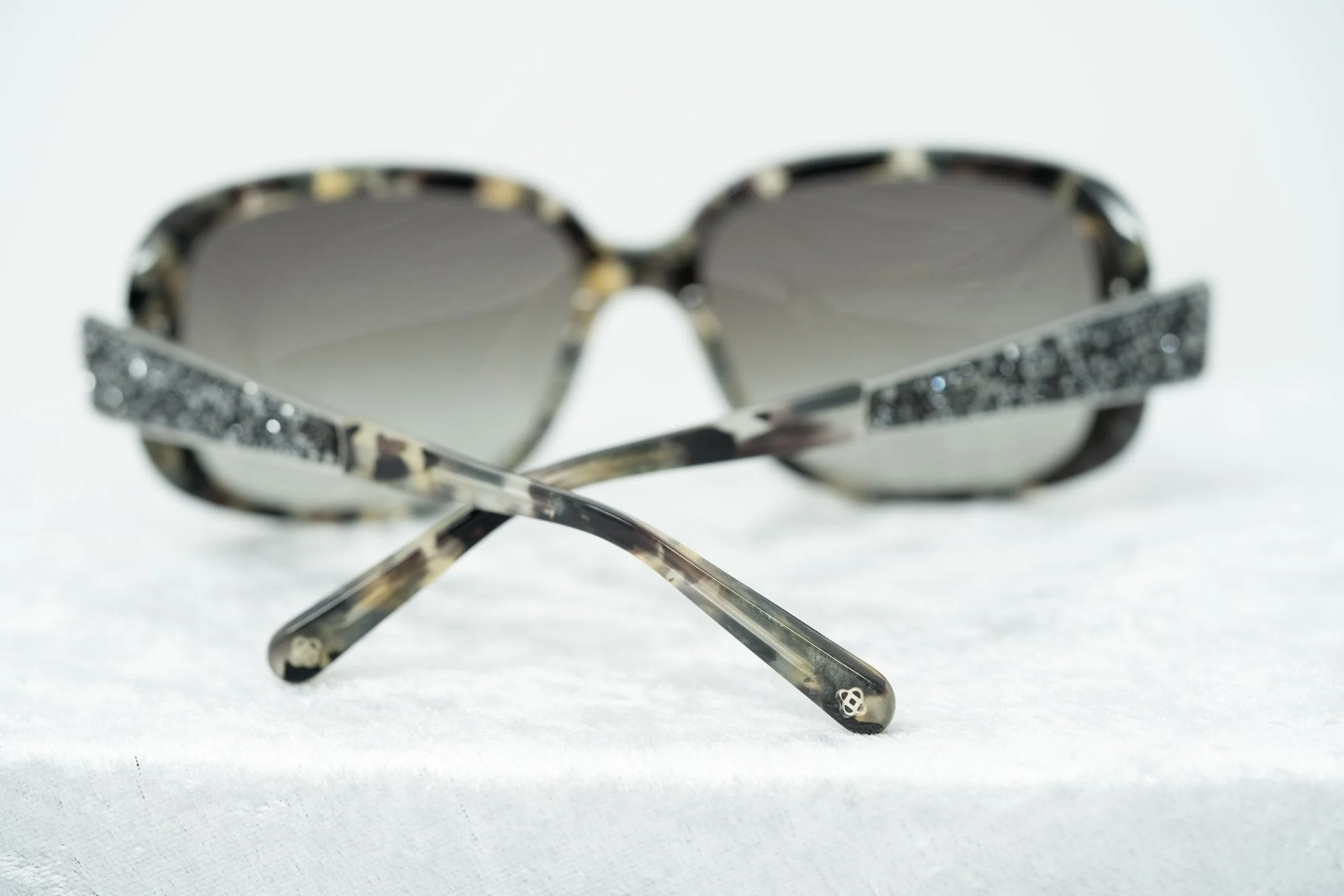 Oscar De La Renta Sunglasses Oversized Tortoiseshell and Grey - Image 14