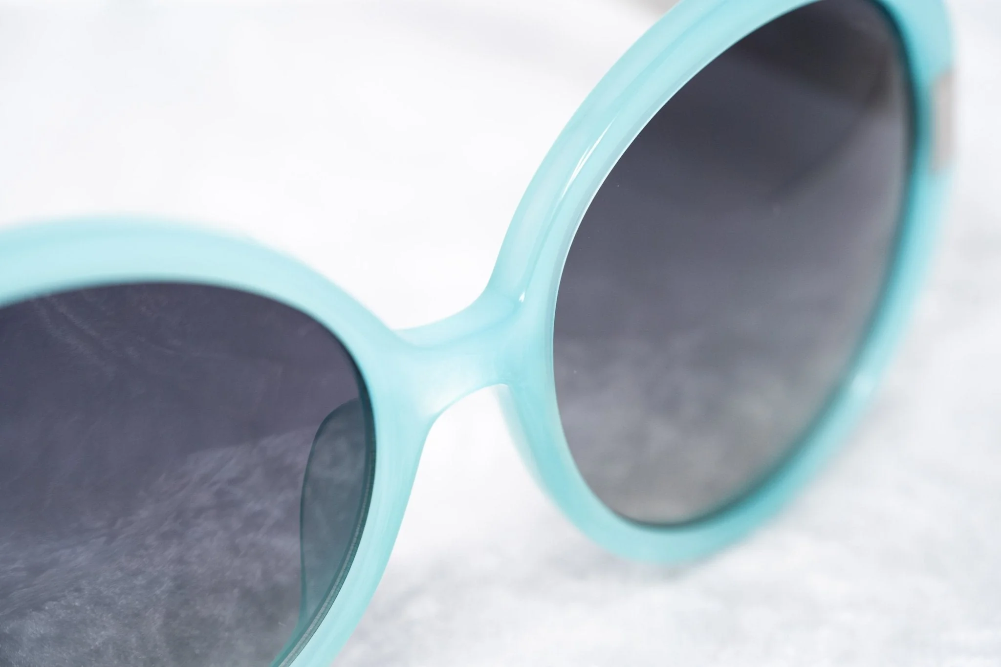 Oscar De La Renta Sunglasses Oversized Aqua and Grey - Image 8