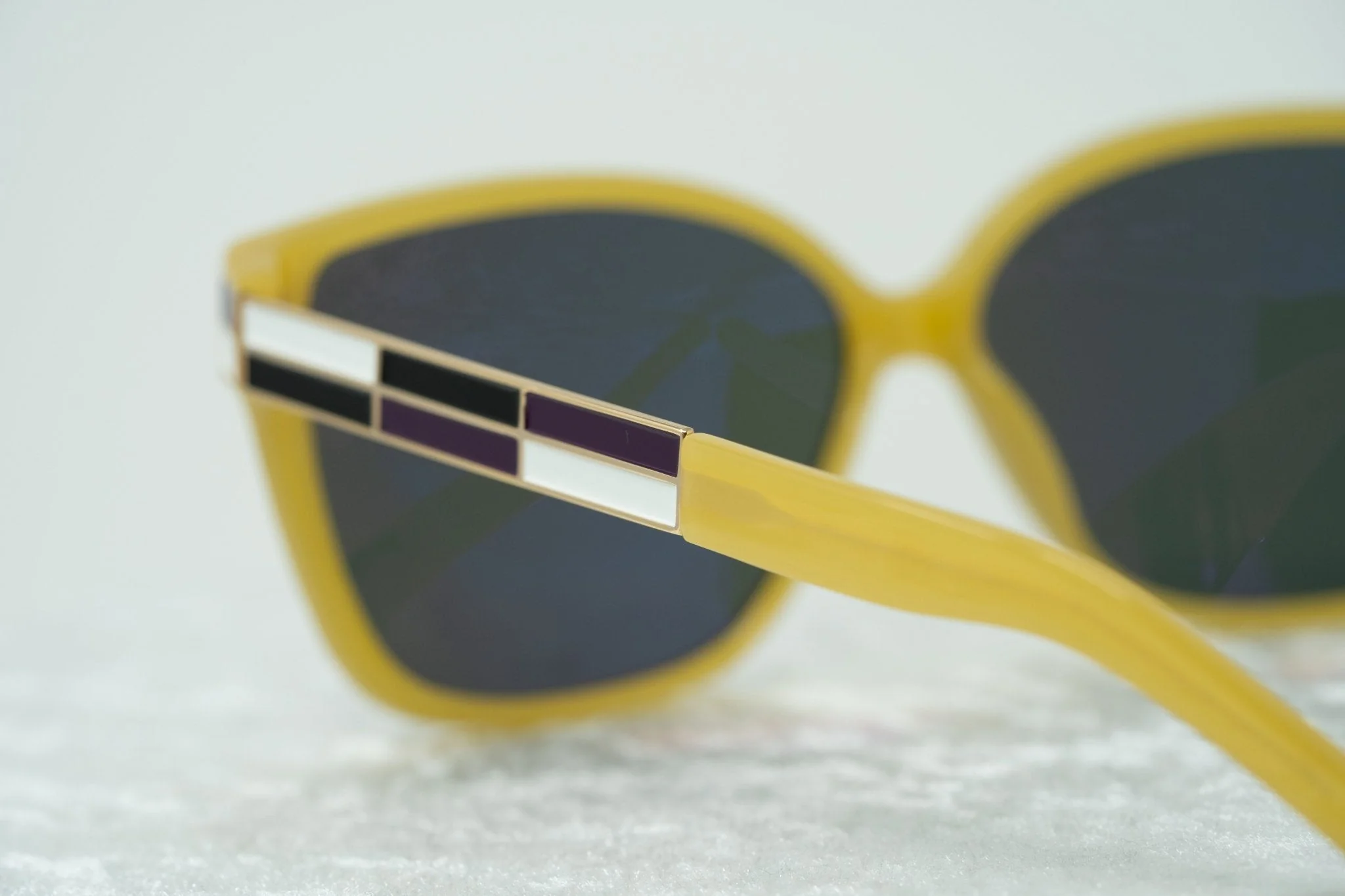 Oscar De La Renta Sunglasses Oversized Gold - Image 14