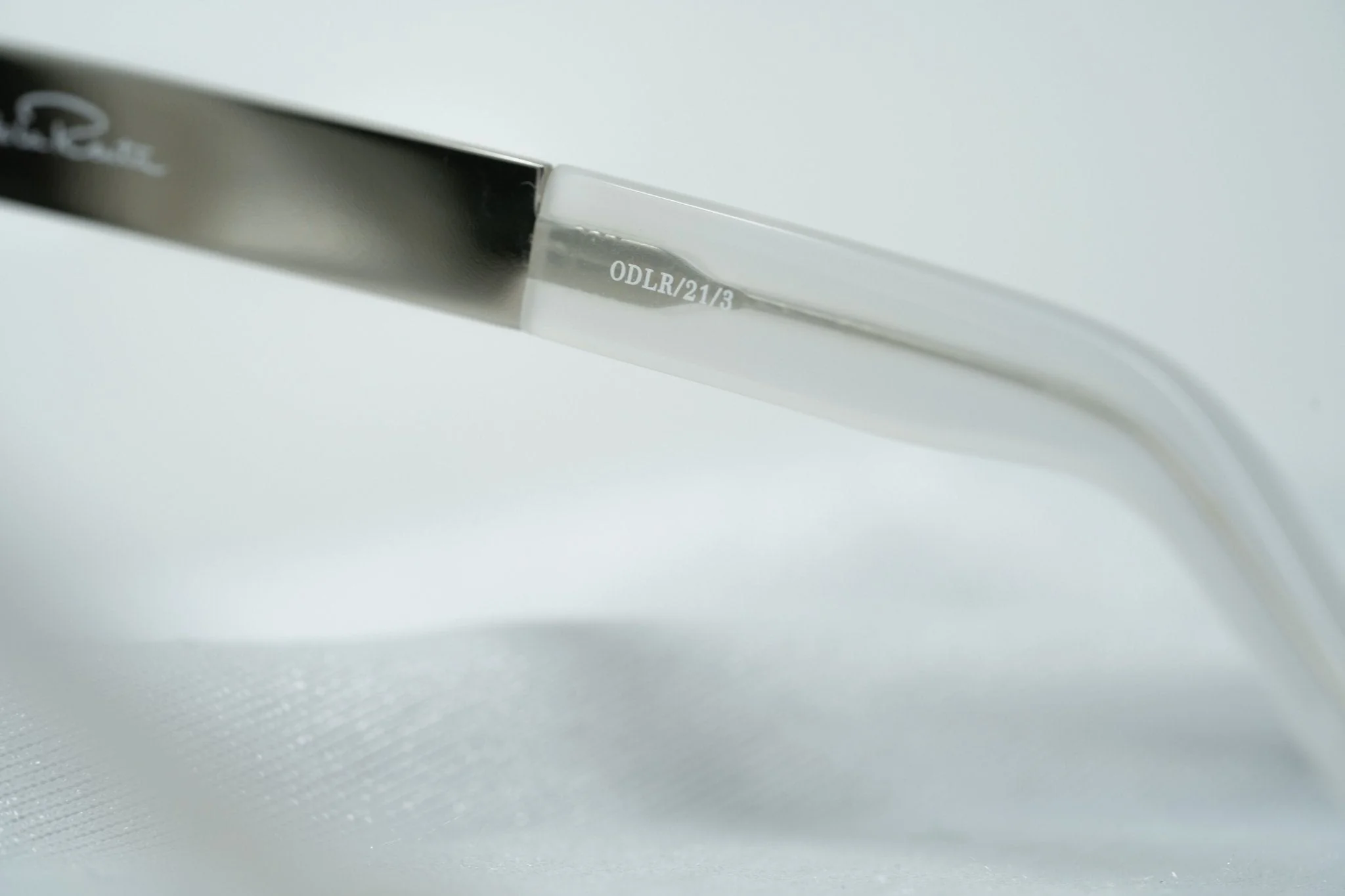 Oscar De La Renta Sunglasses Oversized Clear and Green - Image 11