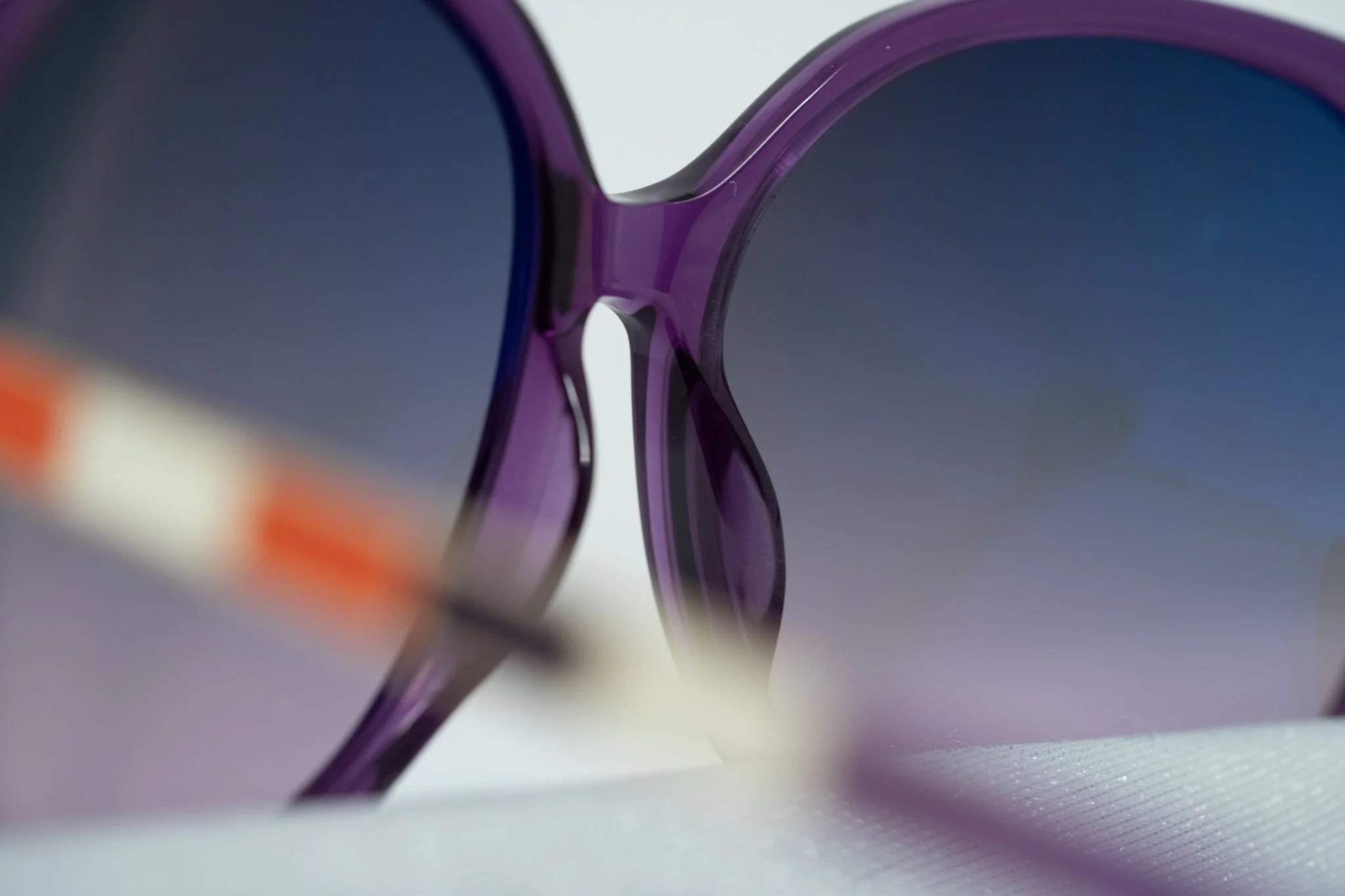 Oscar De La Renta Sunglasses Oversized Purple and Grey - Image 9