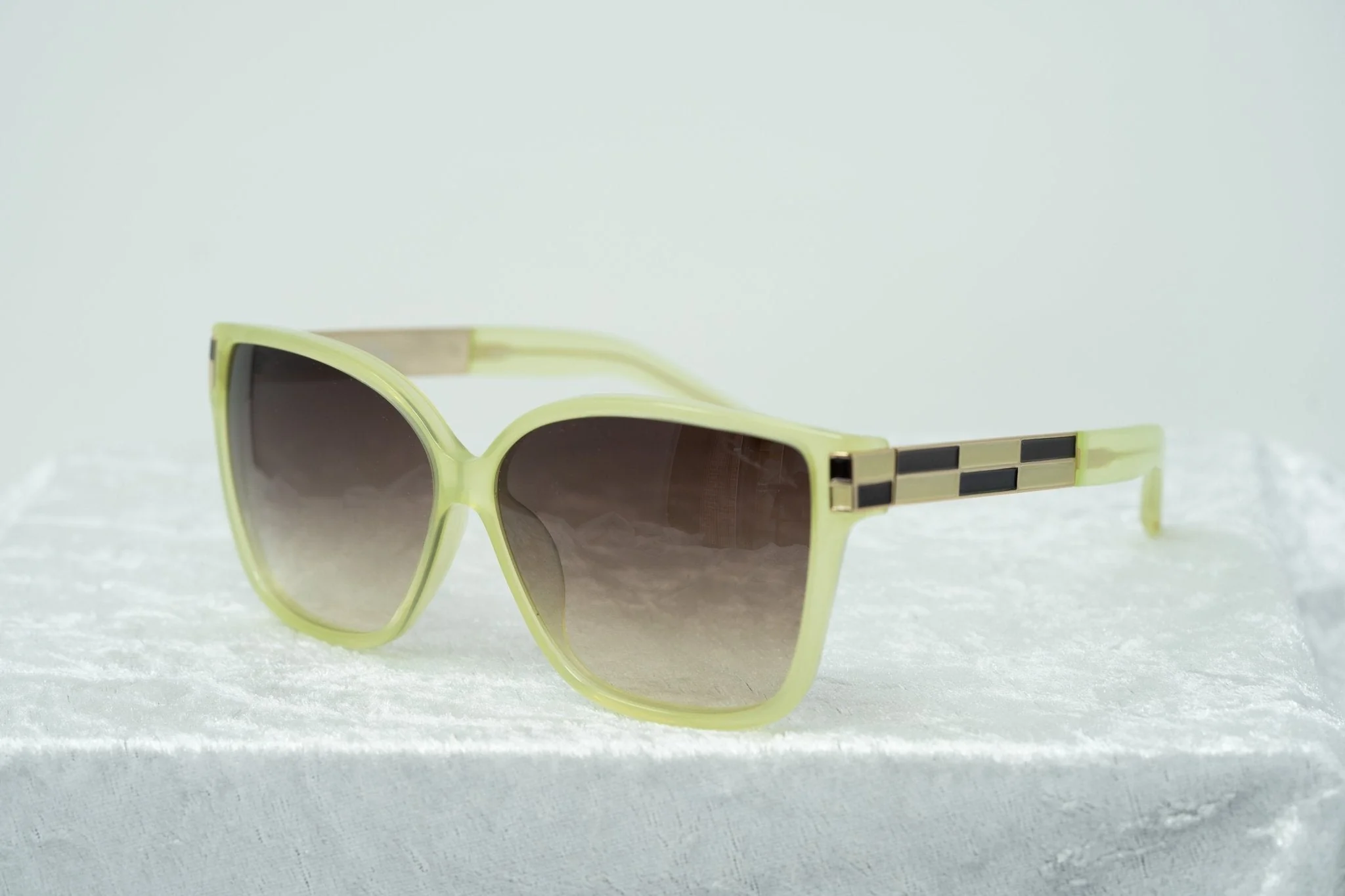 Oscar De La Renta Sunglasses Oversized Green and Brown - Image 5