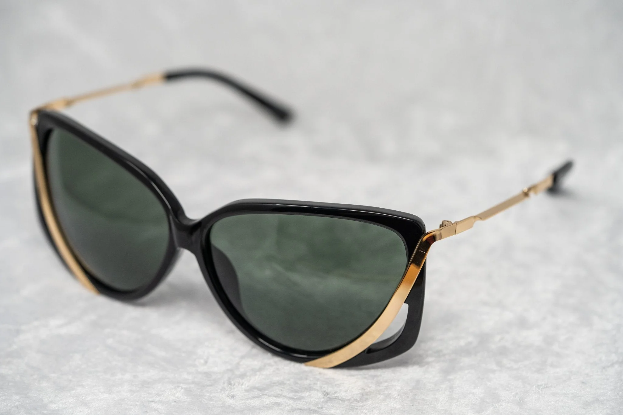 Prabal Gurung Sunglasses Rectangular Black and Grey - Image 5