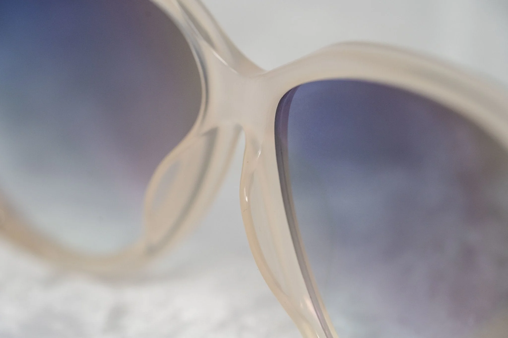 Prabal Gurung Sunglasses Rectangular White and Grey - Image 12