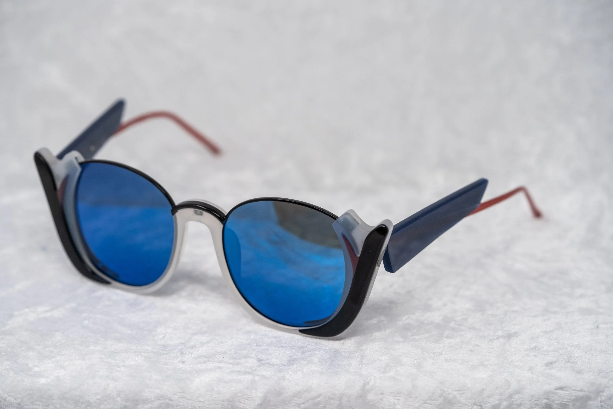 Prabal Gurung Sunglasses Round Black and Blue - Image 5