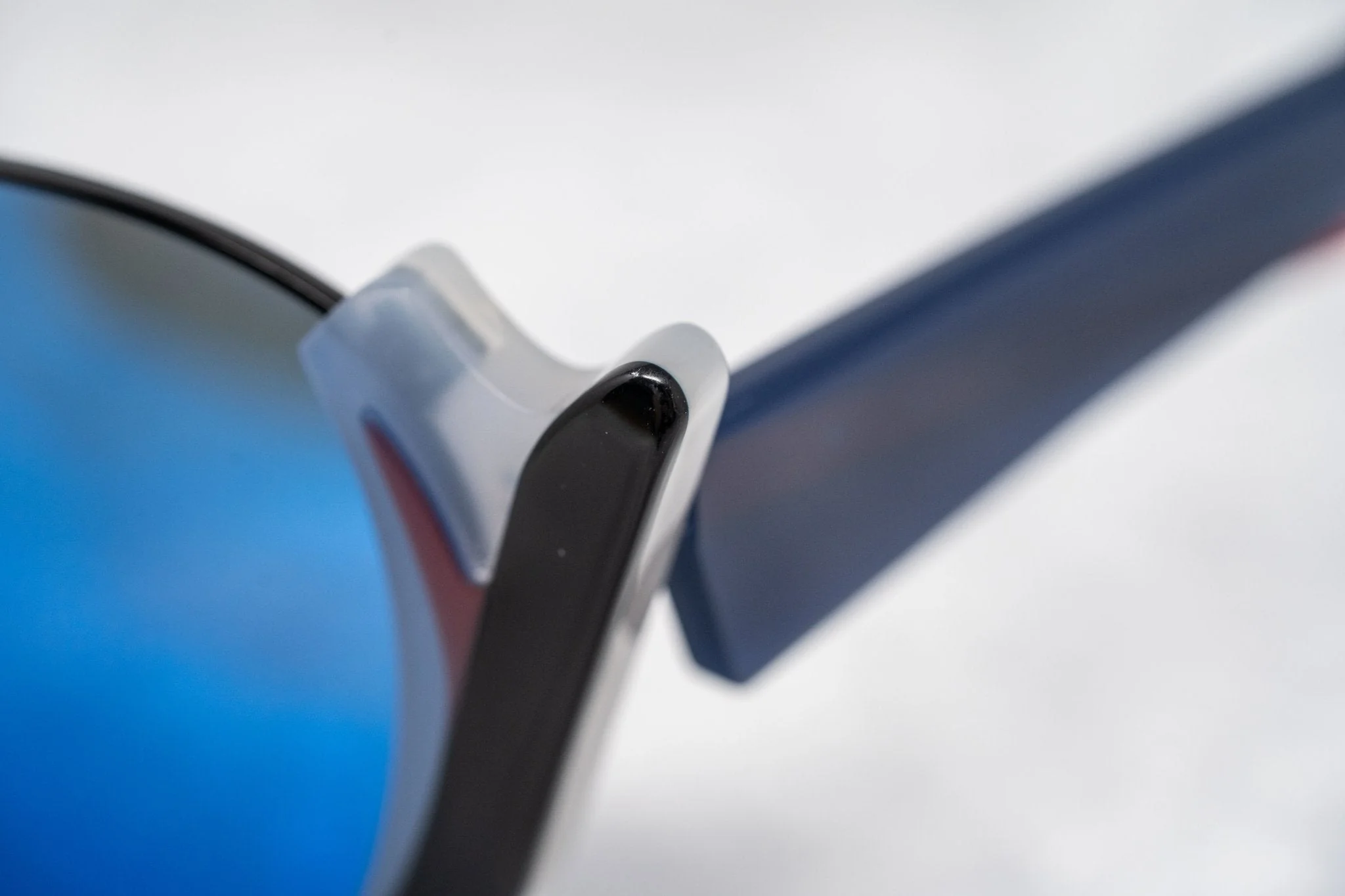 Prabal Gurung Sunglasses Round Black and Blue - Image 7