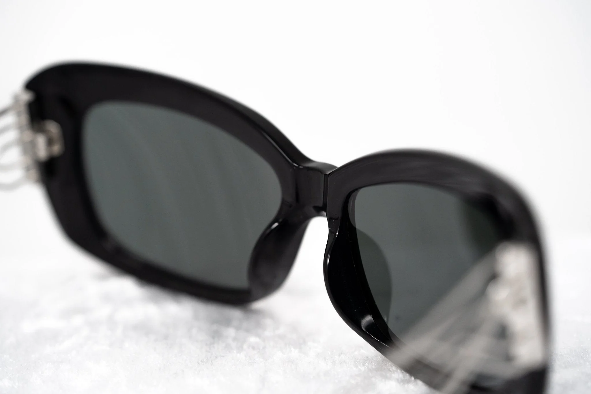 Prabal Gurung Sunglasses Rectangle Black and Grey - Image 7