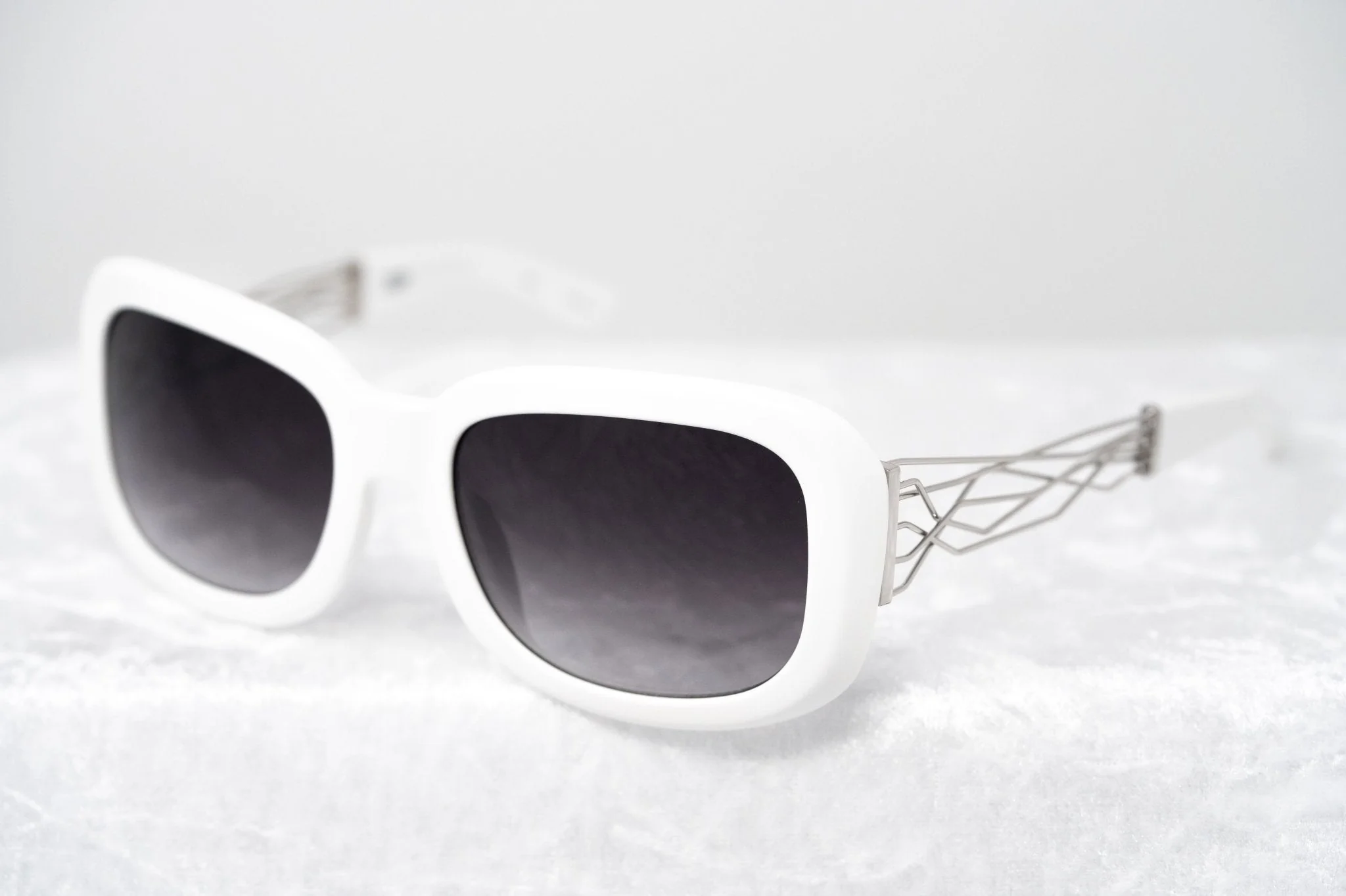 Prabal Gurung Sunglasses Rectangle White and Grey - Image 5
