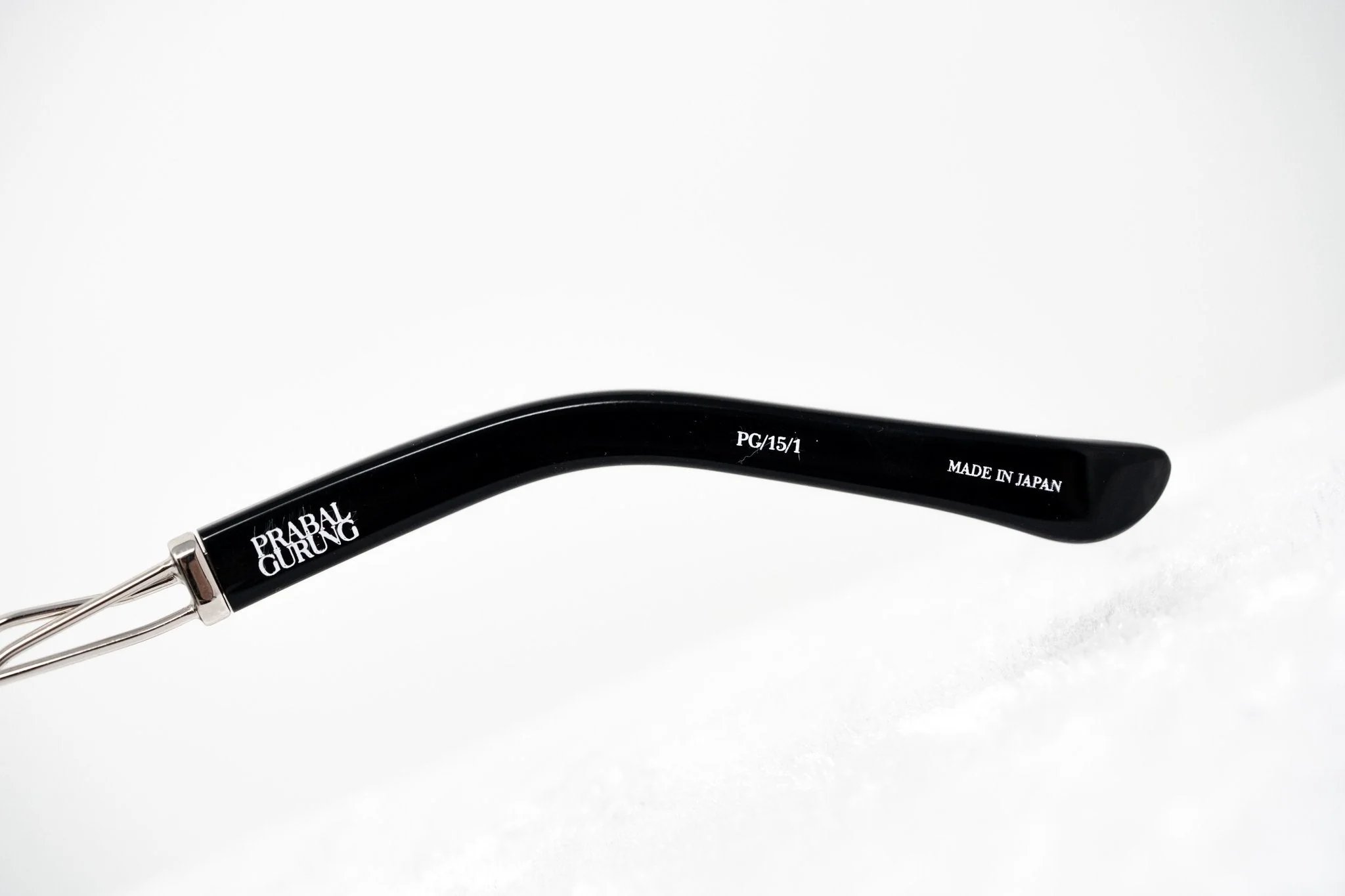 Prabal Gurung Sunglasses Round Black and Grey - Image 10