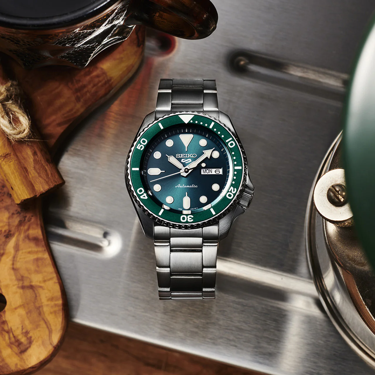 Seiko 5 Sport Men's Green Watch - Image 2